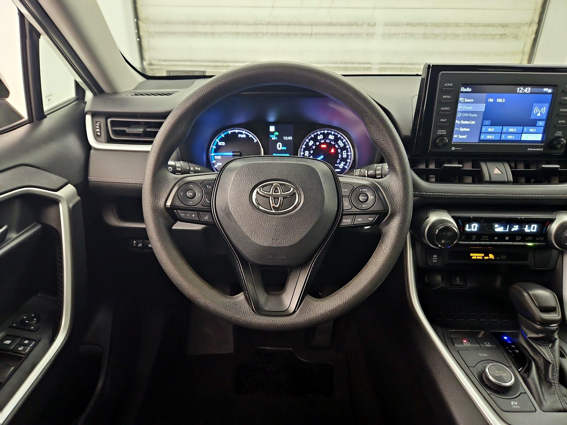 Thumbnail: 2020 Toyota RAV4 - 10
