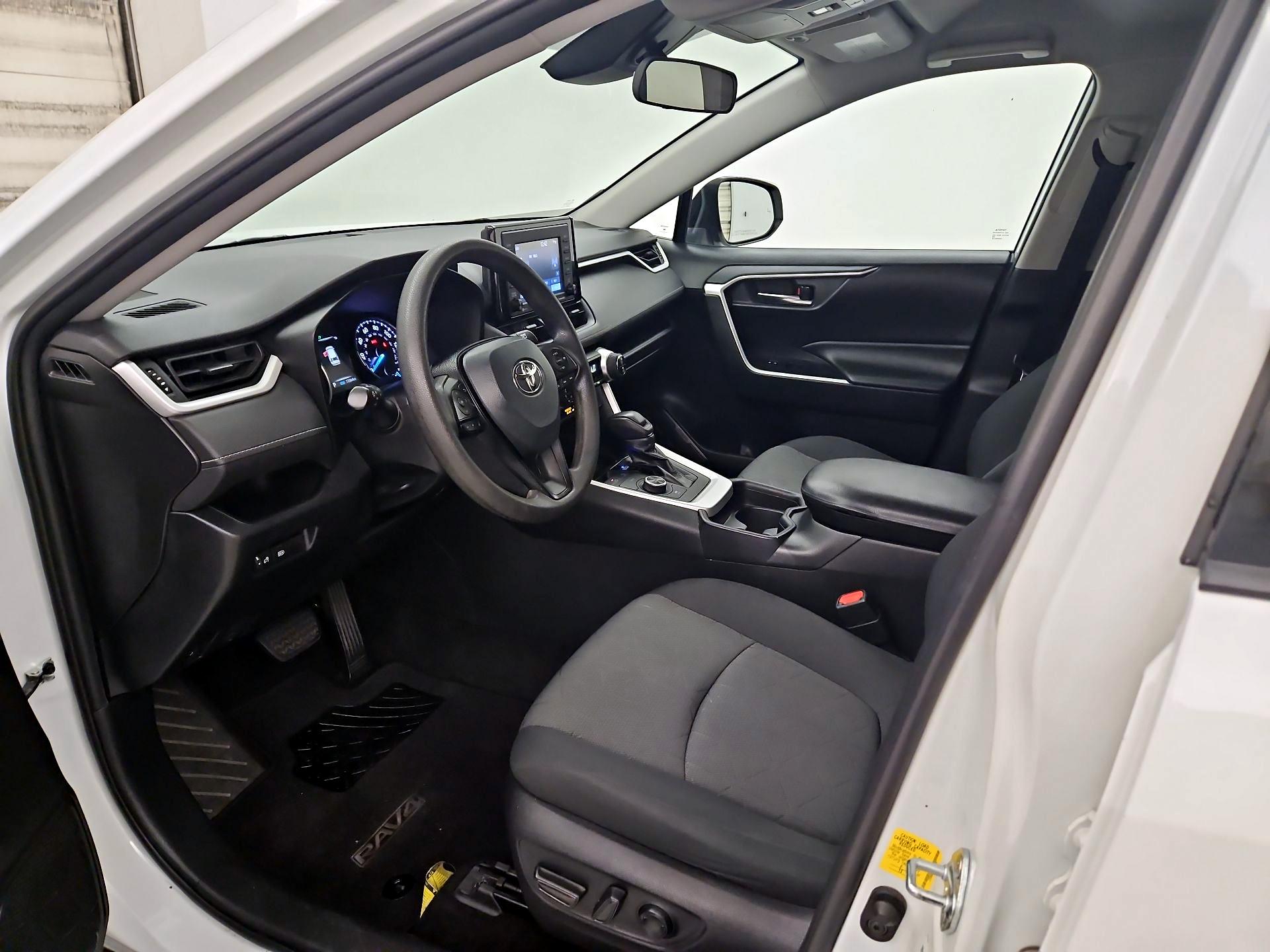 Thumbnail: 2020 Toyota RAV4 - 11
