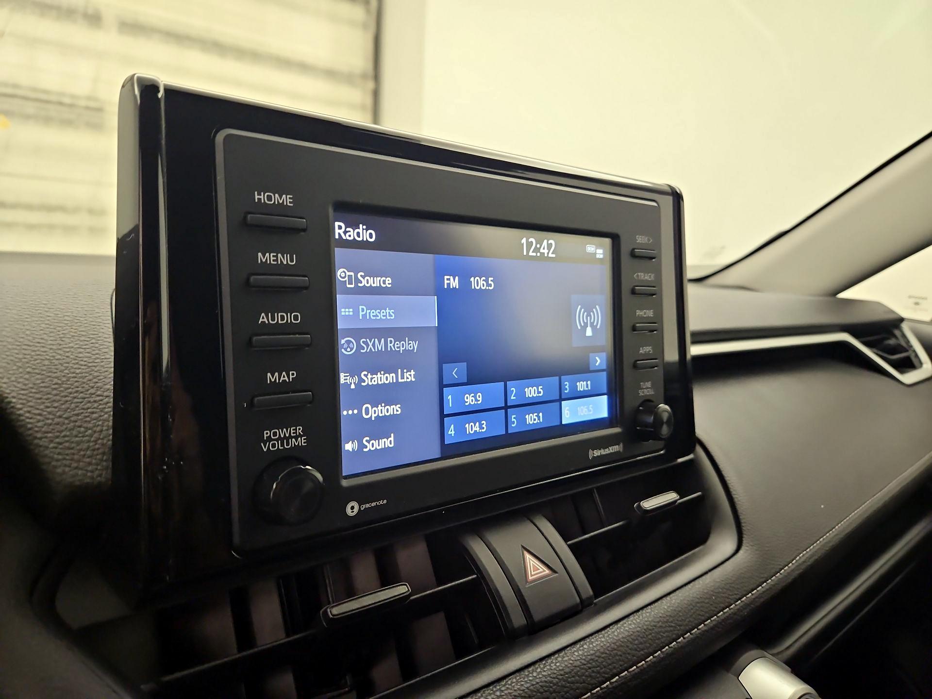 Thumbnail: 2020 Toyota RAV4 - 15