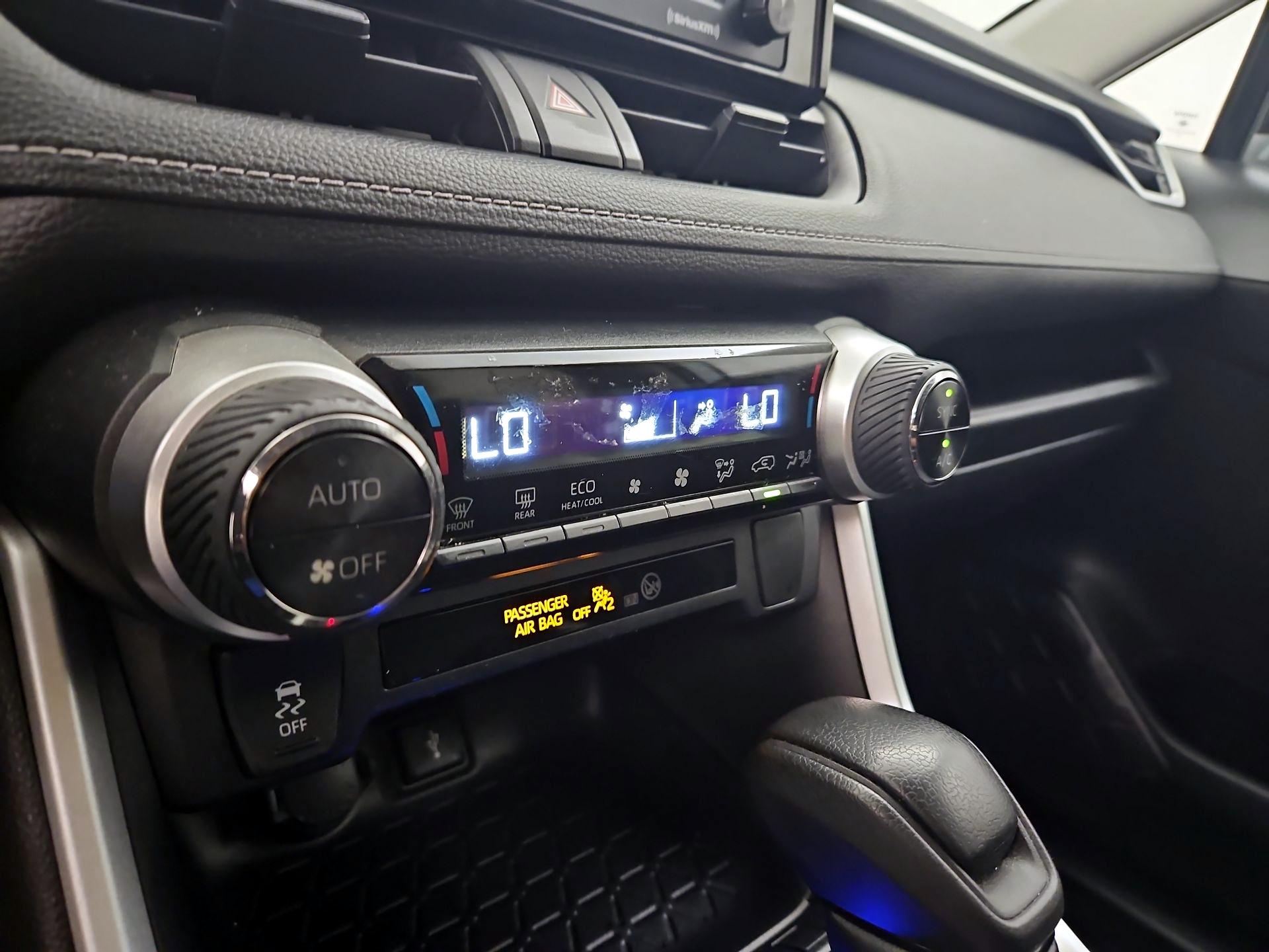 Thumbnail: 2020 Toyota RAV4 - 16
