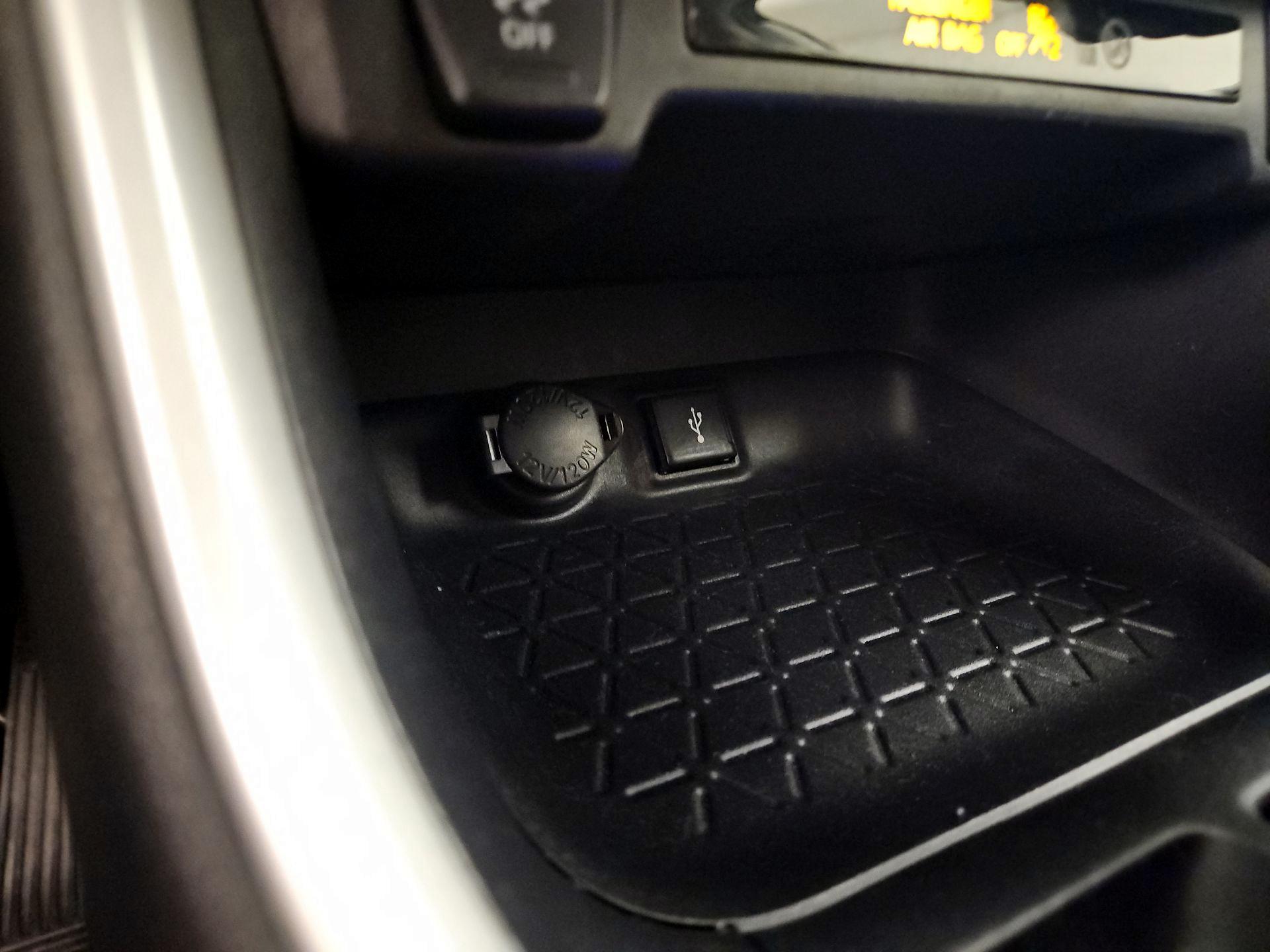 Thumbnail: 2020 Toyota RAV4 - 18