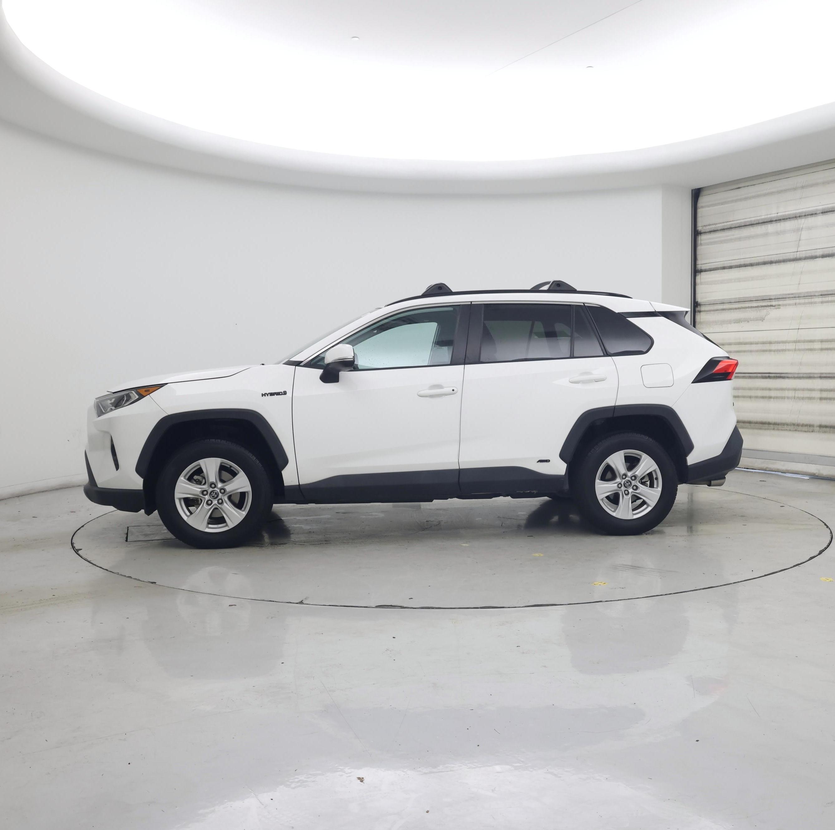 Thumbnail: 2020 Toyota RAV4 - 3