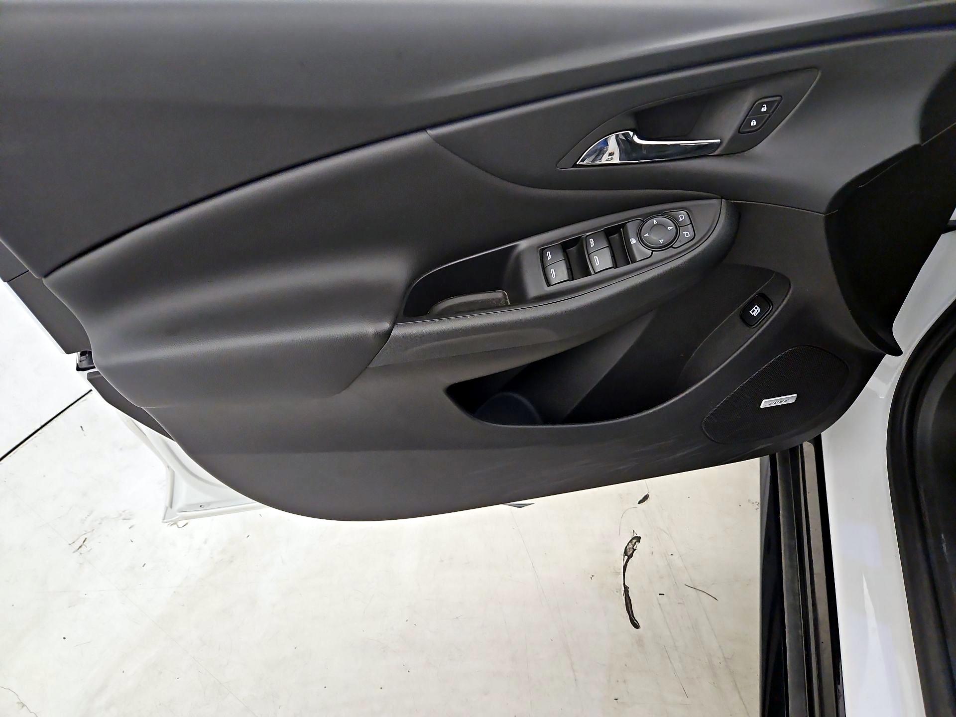 Thumbnail: 2019 Chevrolet Volt - 12
