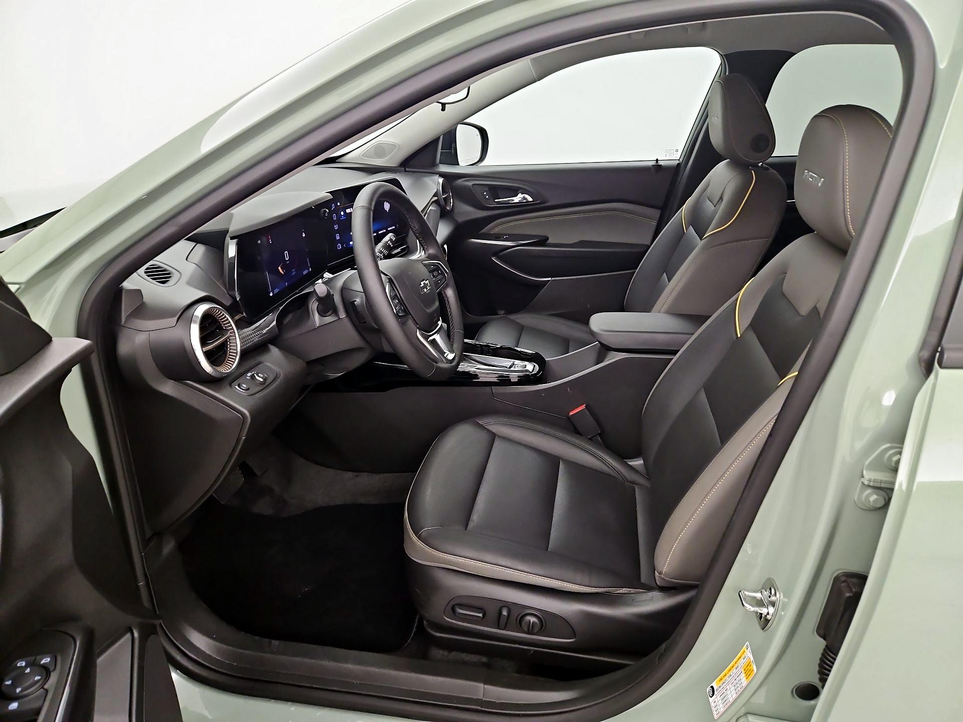 Thumbnail: 2025 Chevrolet Trax - 11