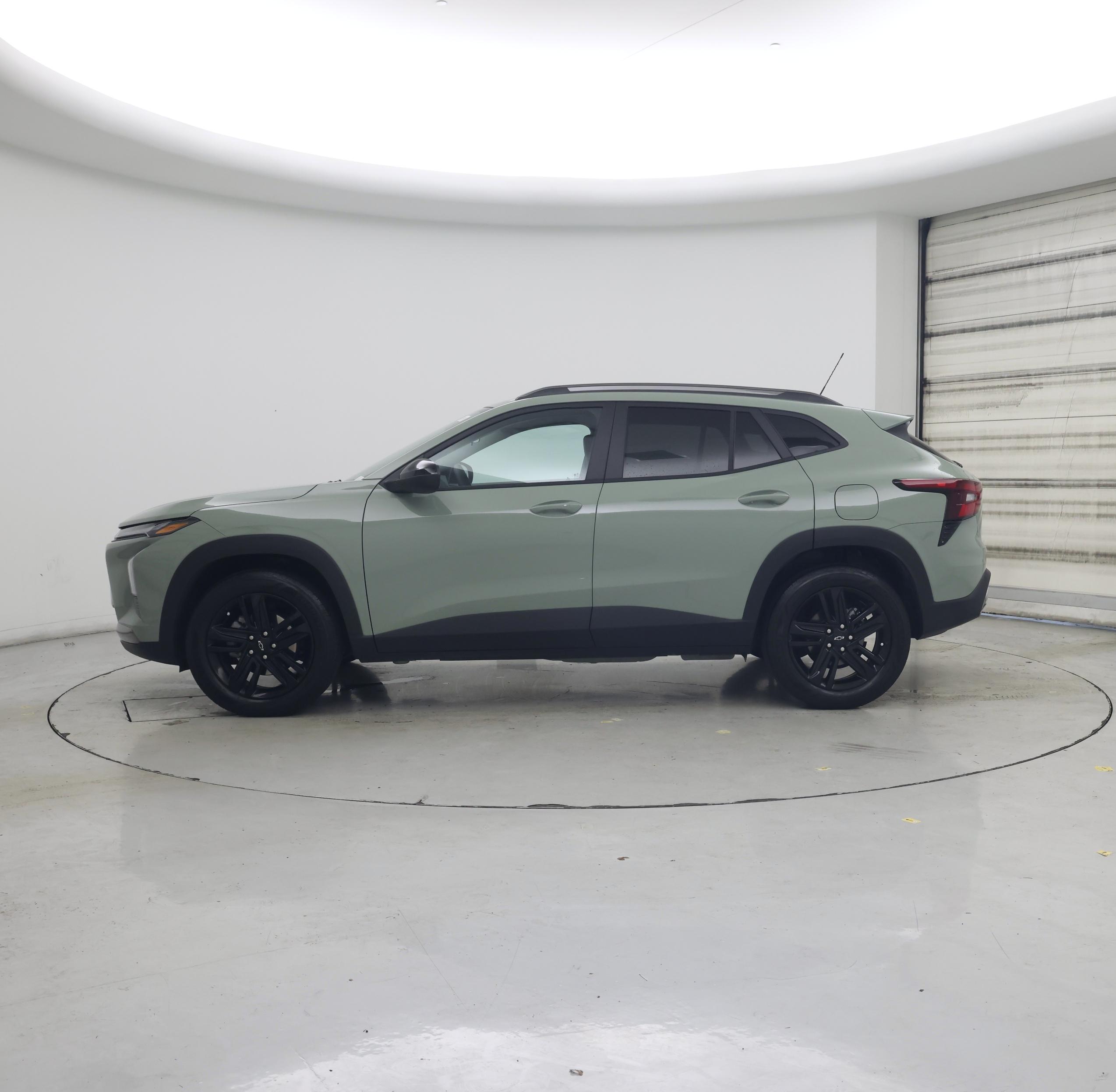 Thumbnail: 2025 Chevrolet Trax - 3