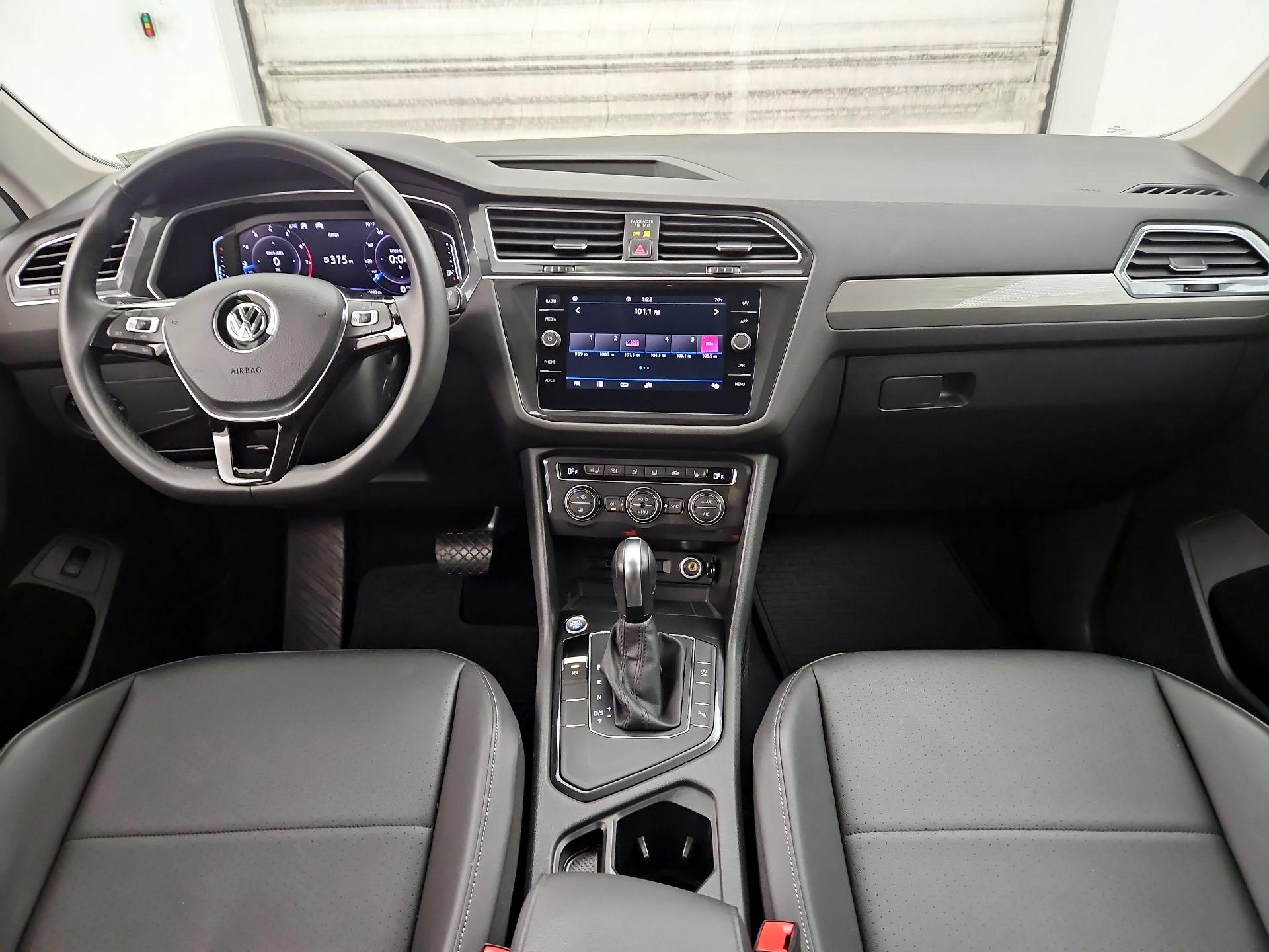 Thumbnail: 2020 Volkswagen Tiguan - 9