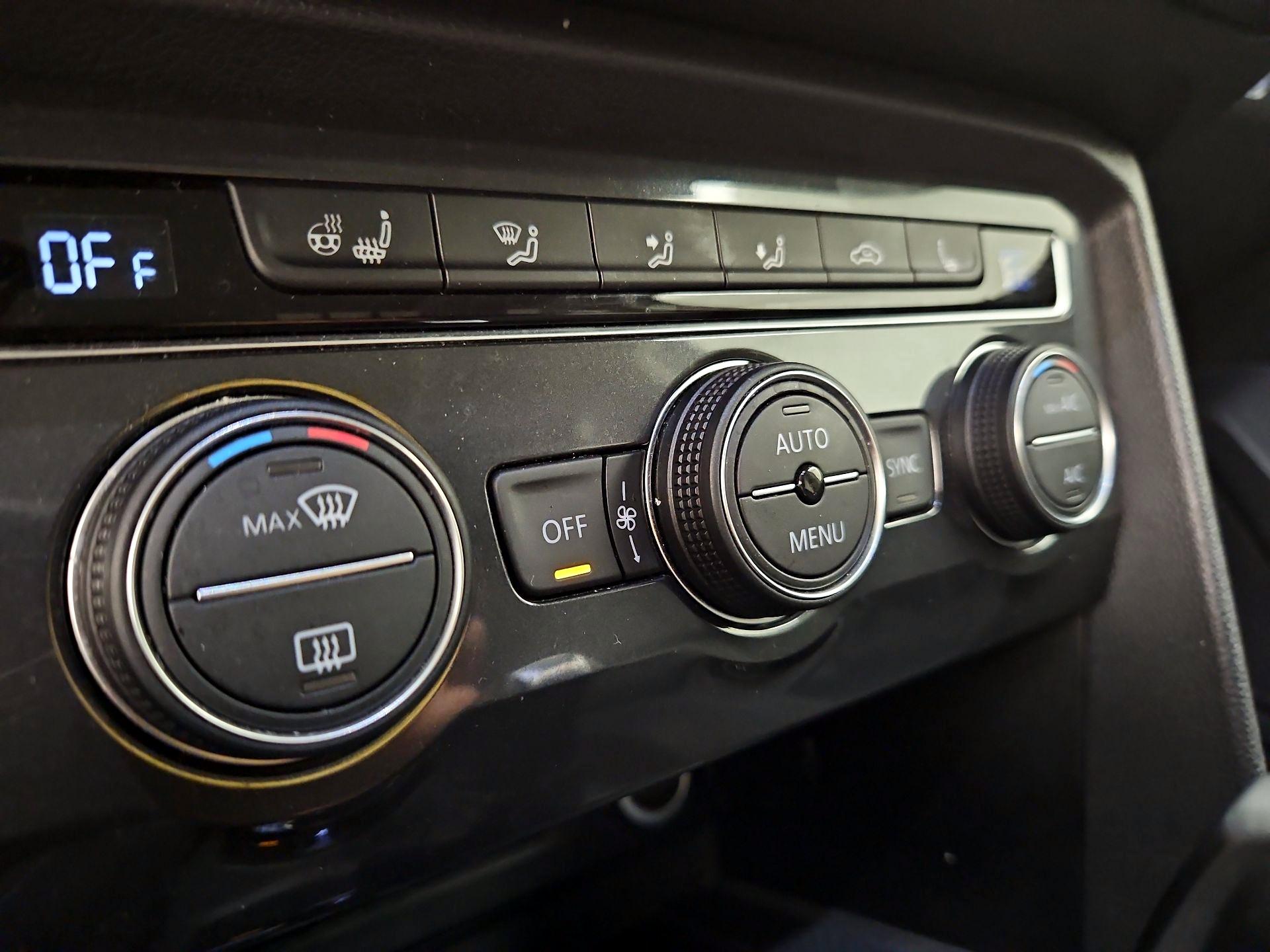 Thumbnail: 2020 Volkswagen Tiguan - 16