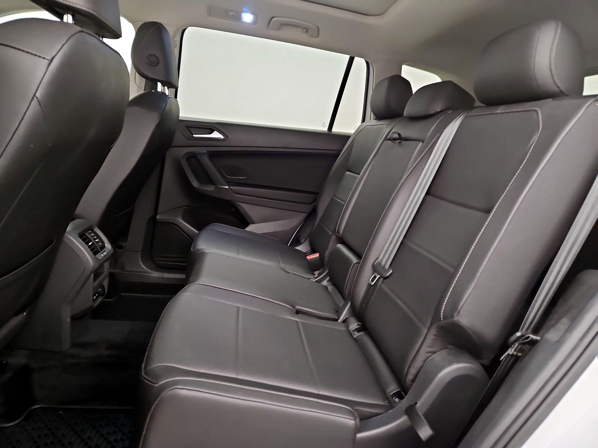 Thumbnail: 2020 Volkswagen Tiguan - 18