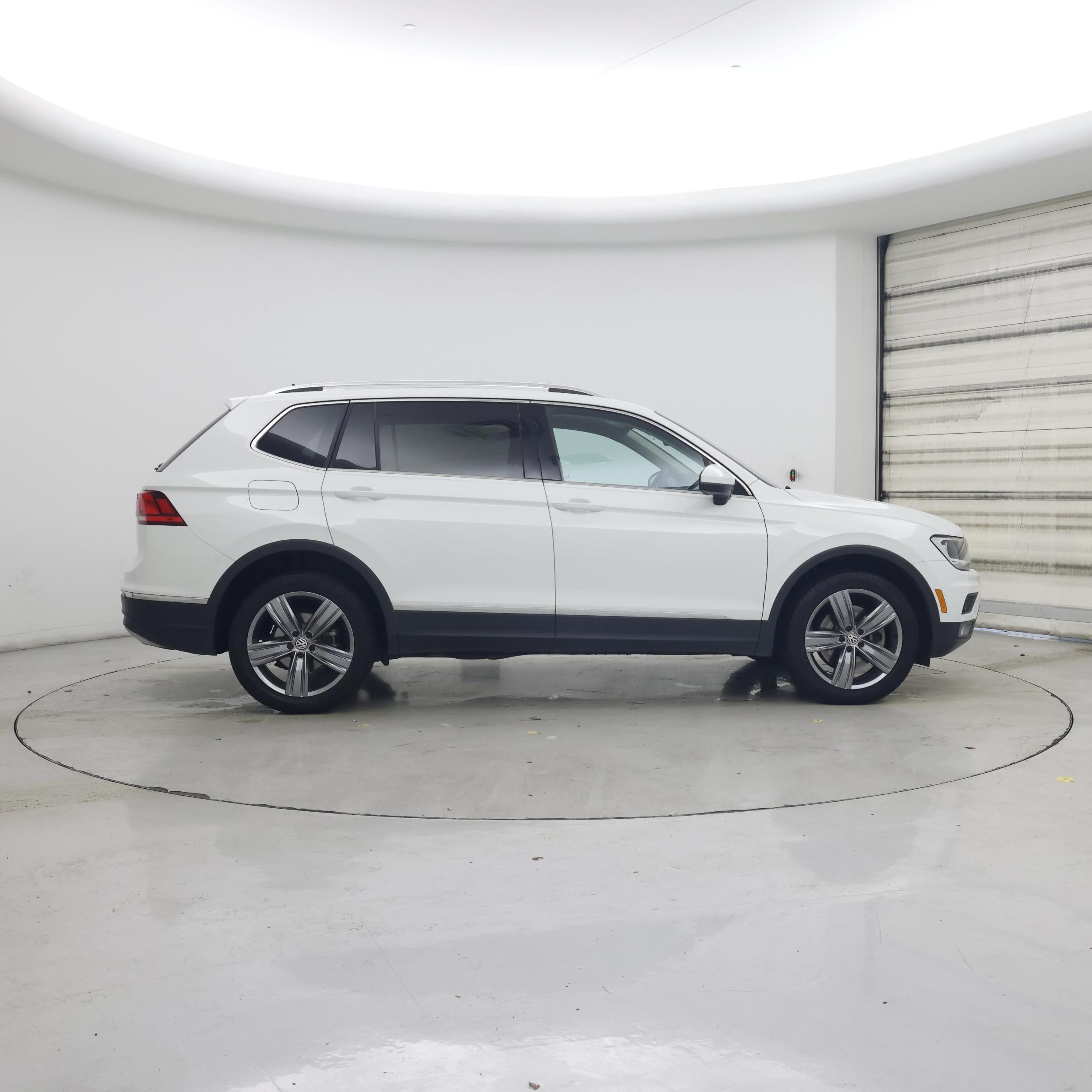 Thumbnail: 2020 Volkswagen Tiguan - 7