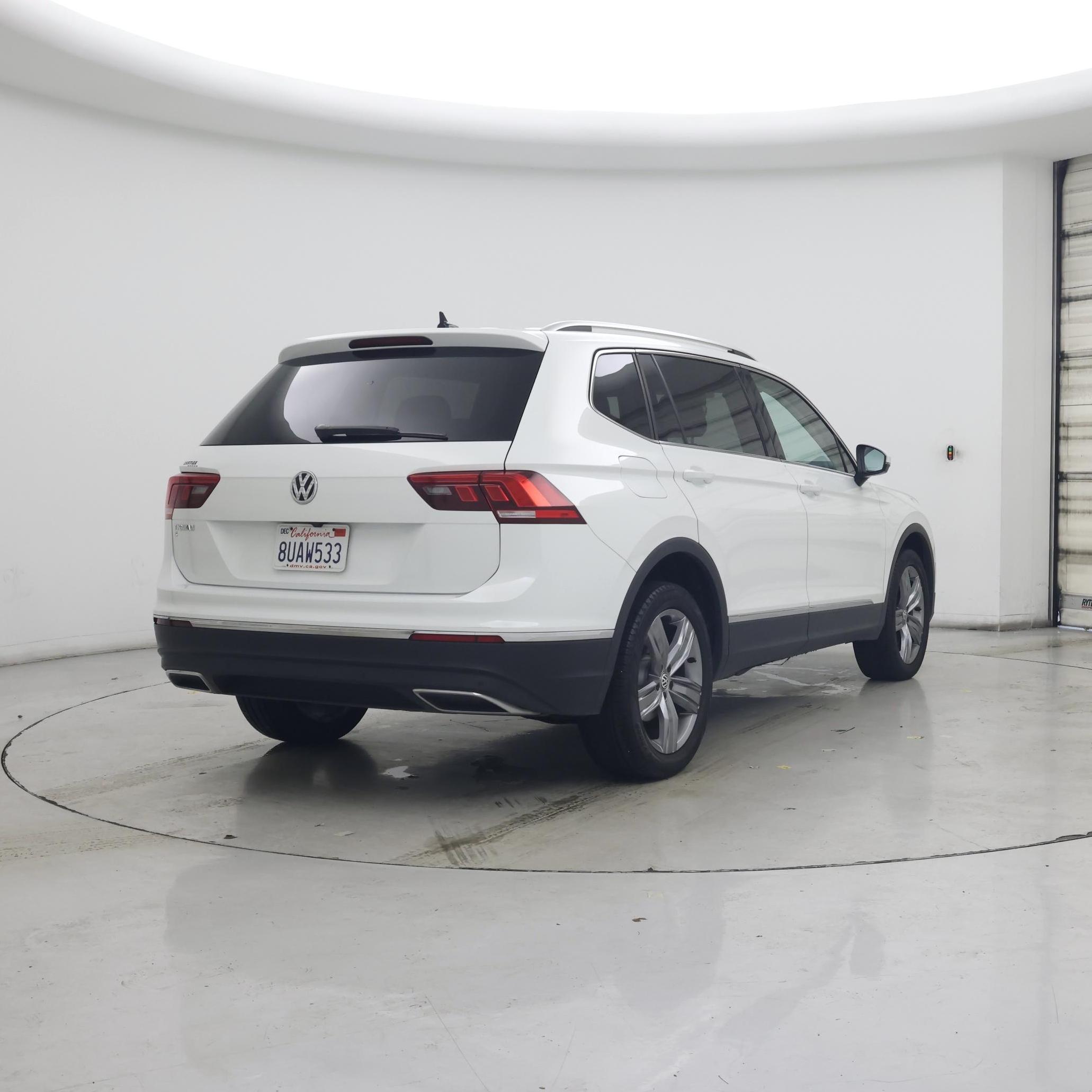 Thumbnail: 2020 Volkswagen Tiguan - 8