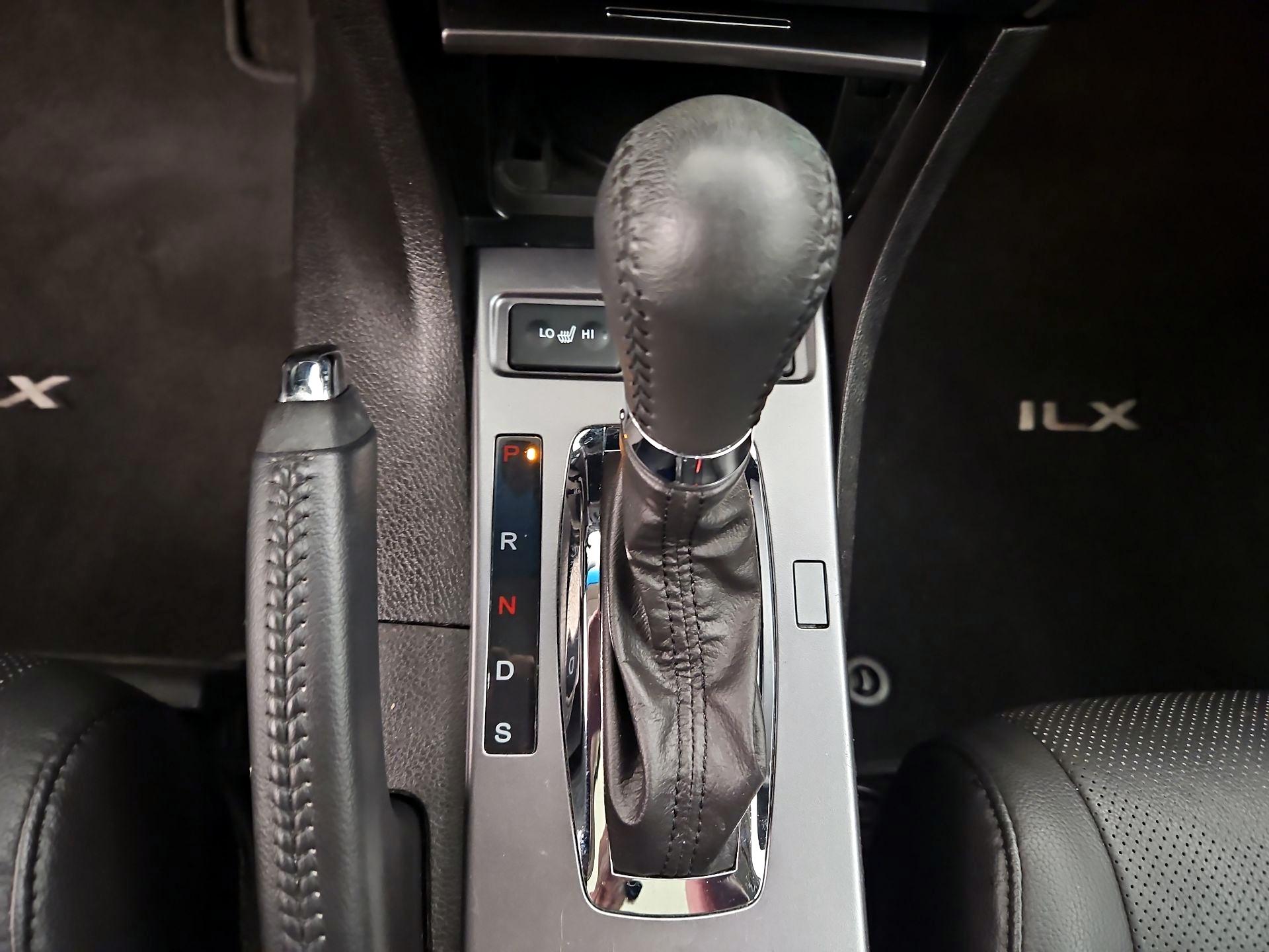 Thumbnail: 2015 Acura ILX - 17