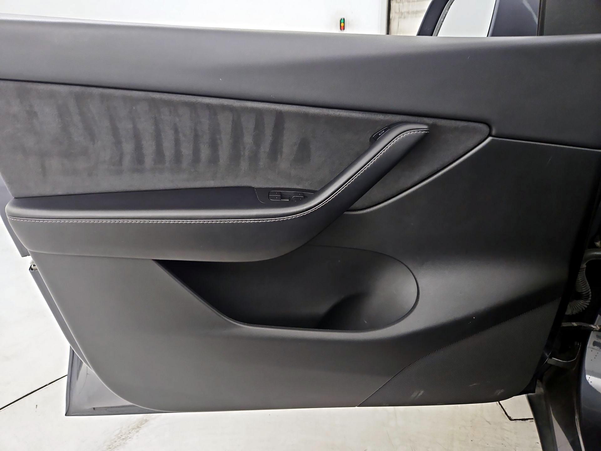 Thumbnail: 2022 Tesla Model Y - 12