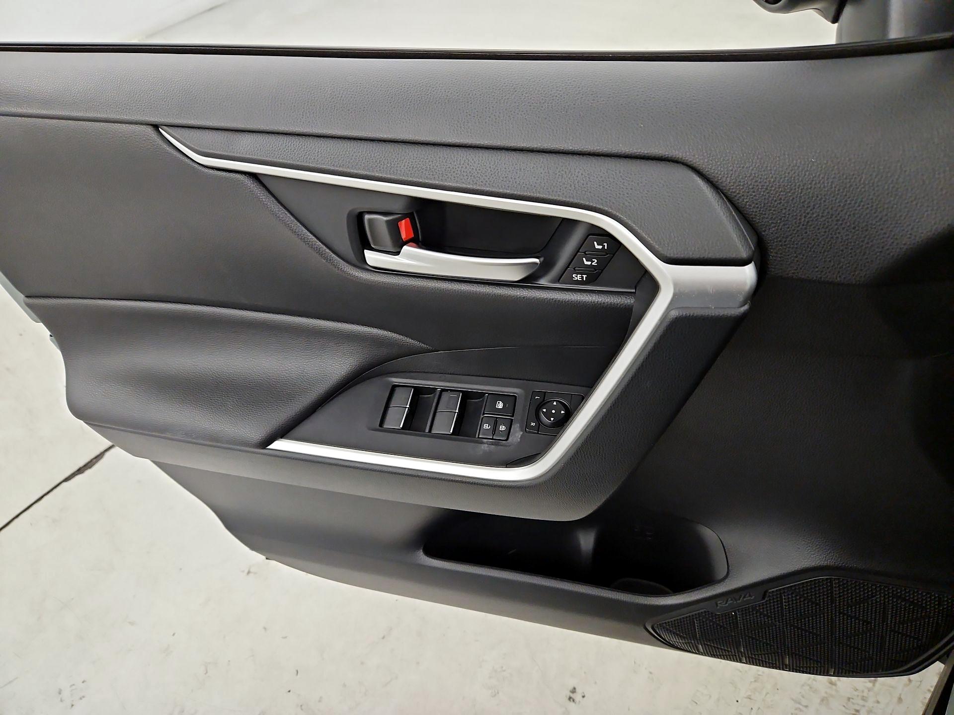 Thumbnail: 2023 Toyota RAV4 - 12