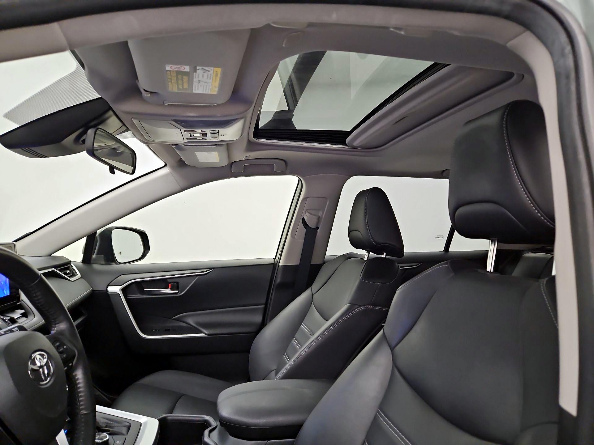 Thumbnail: 2023 Toyota RAV4 - 20