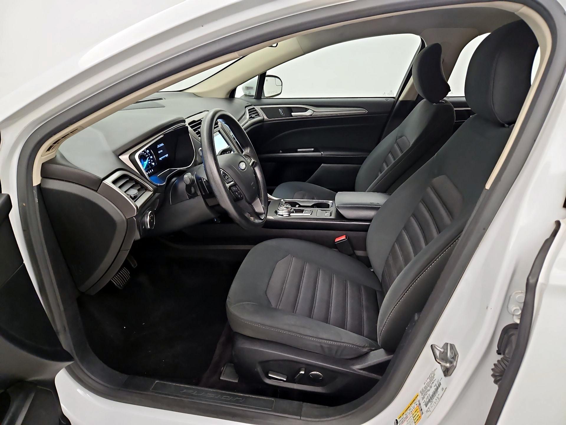 Thumbnail: 2017 Ford Fusion - 11
