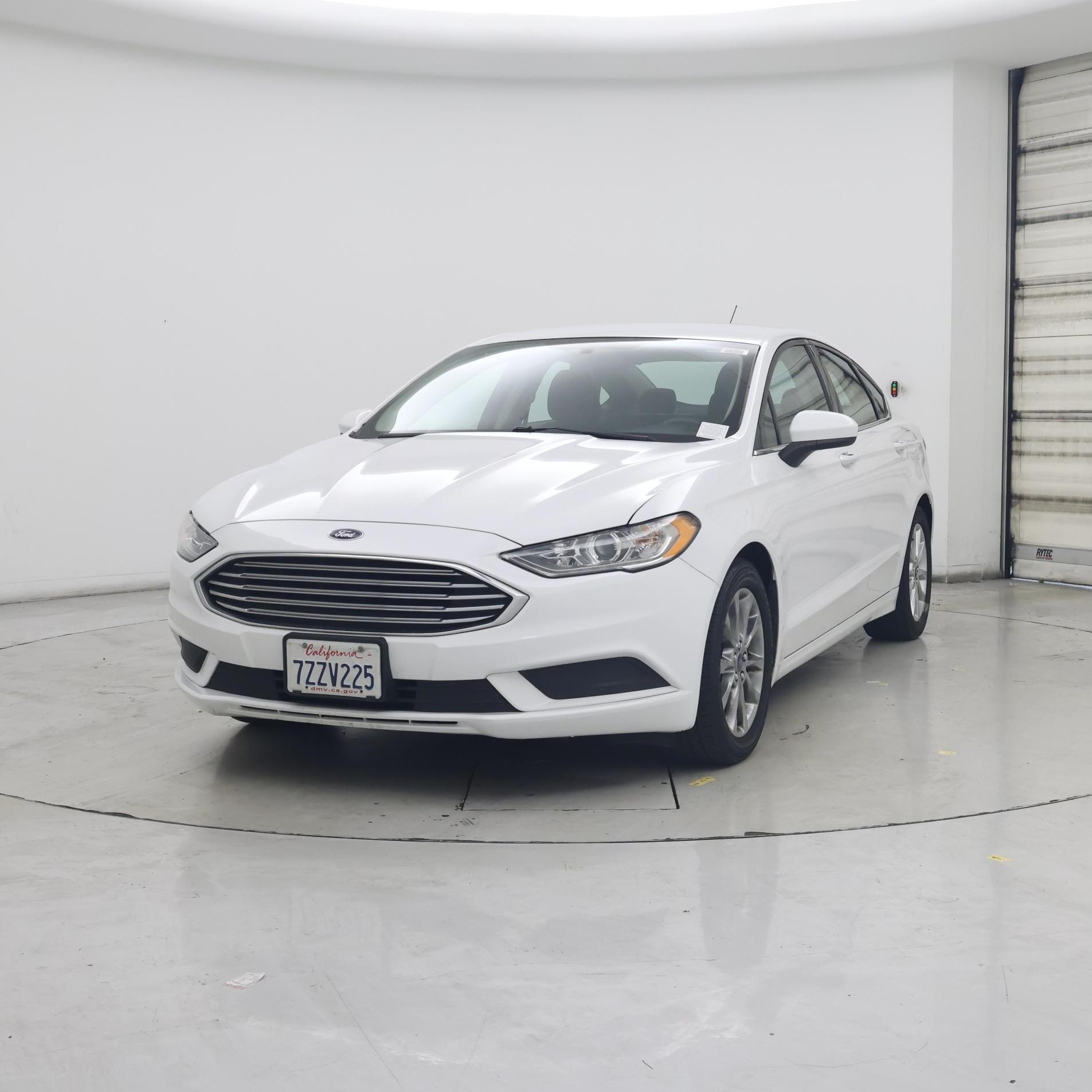 Thumbnail: 2017 Ford Fusion - 4