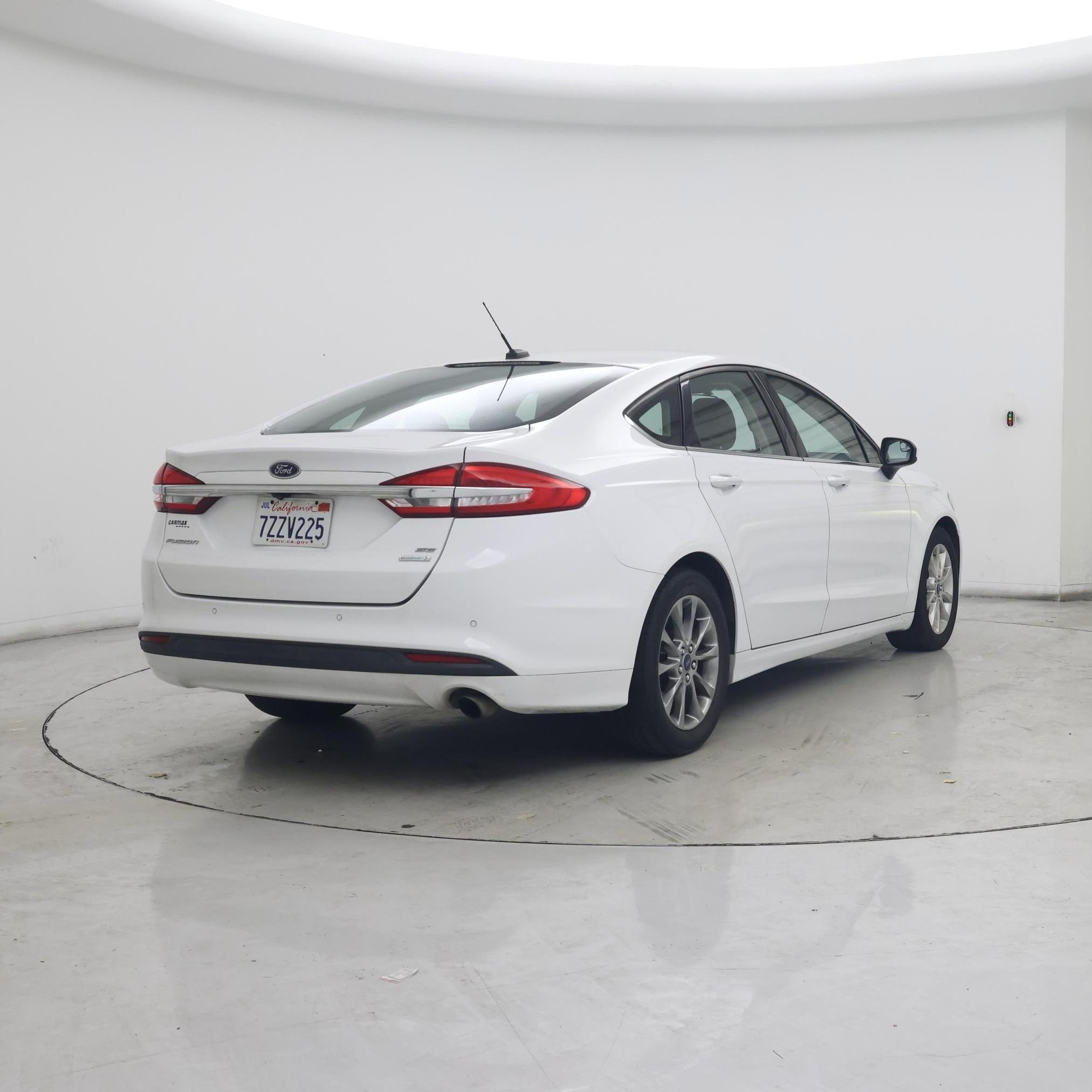 Thumbnail: 2017 Ford Fusion - 8