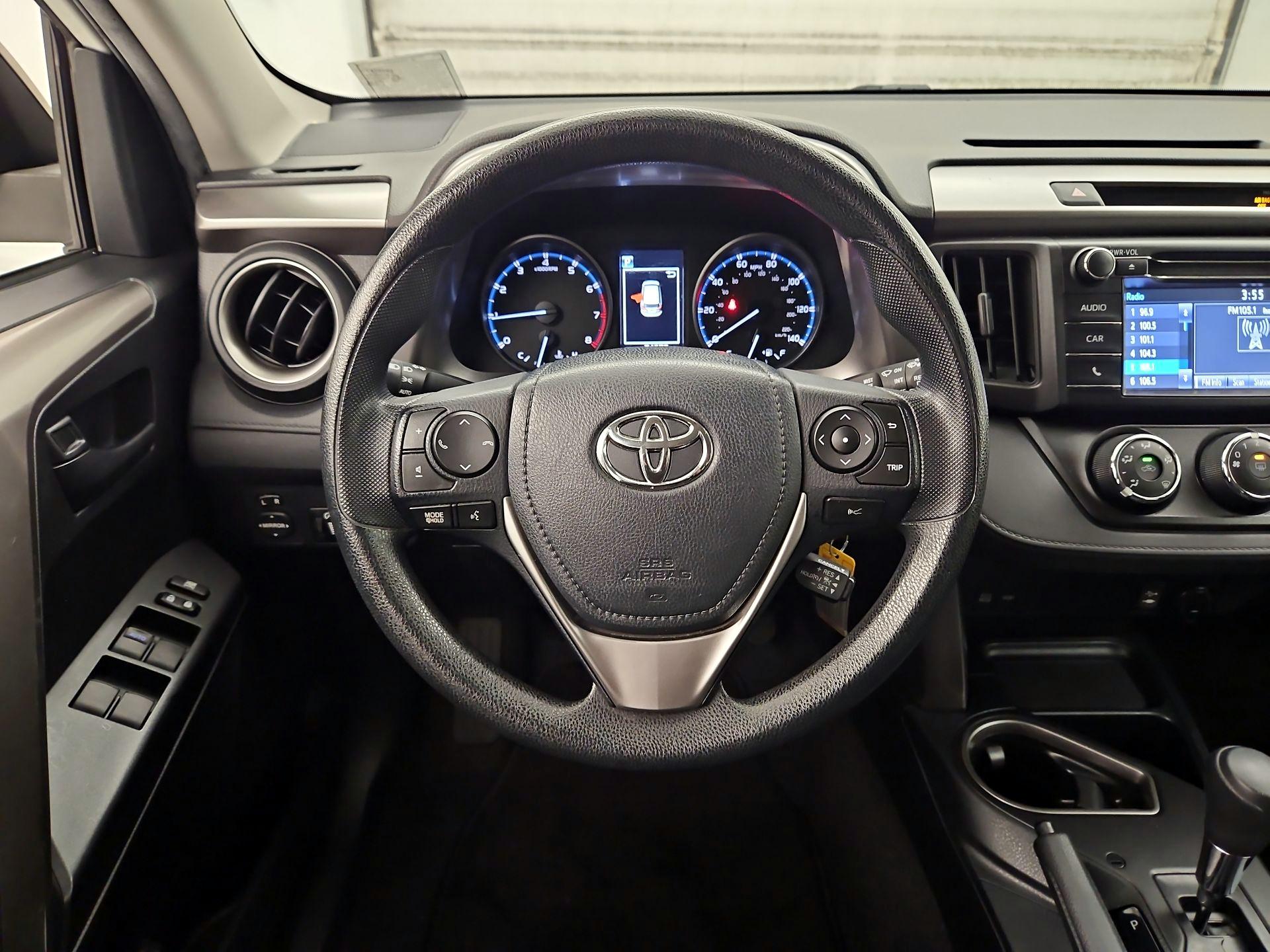 Thumbnail: 2018 Toyota RAV4 - 10