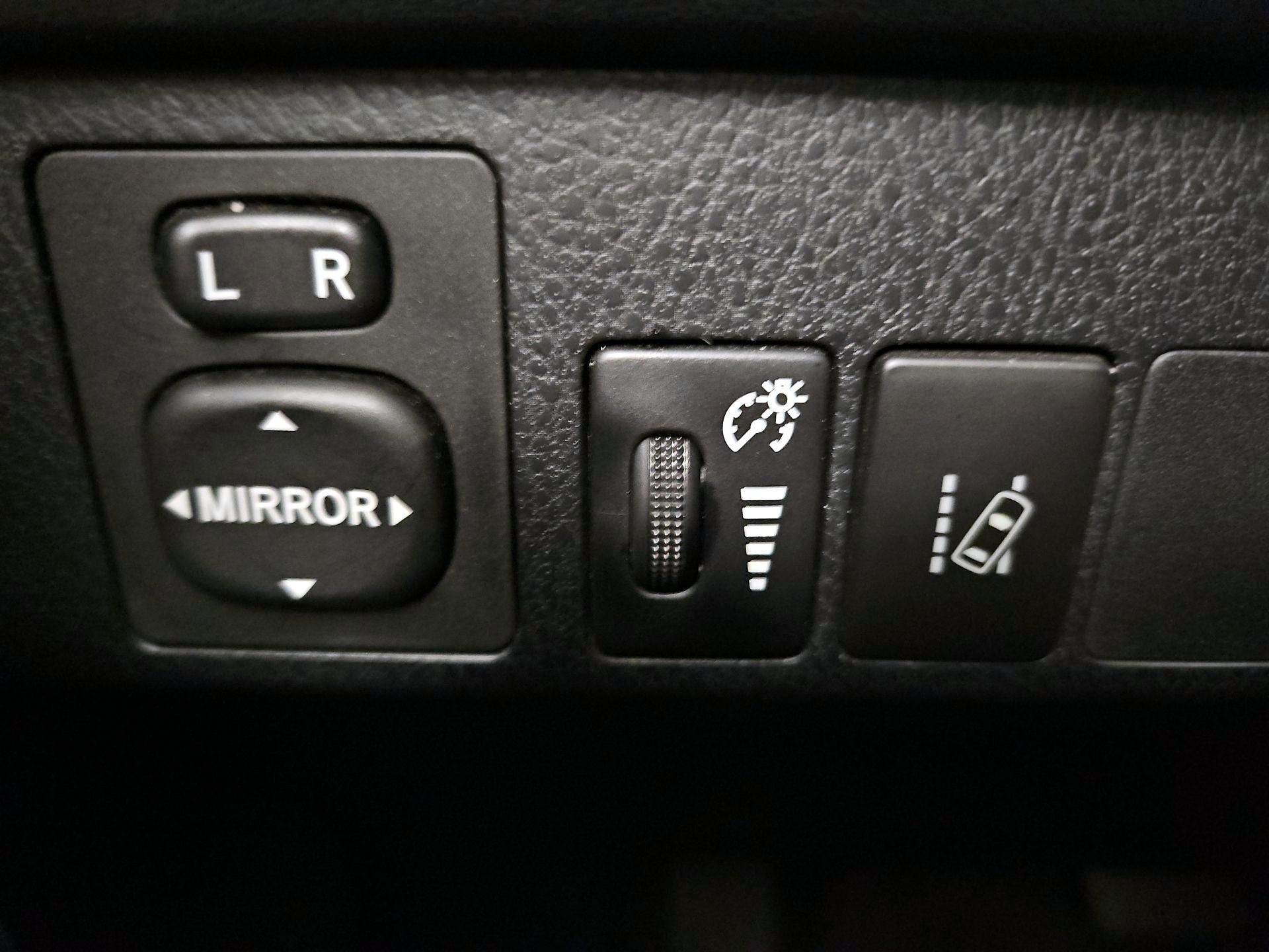 Thumbnail: 2018 Toyota RAV4 - 13