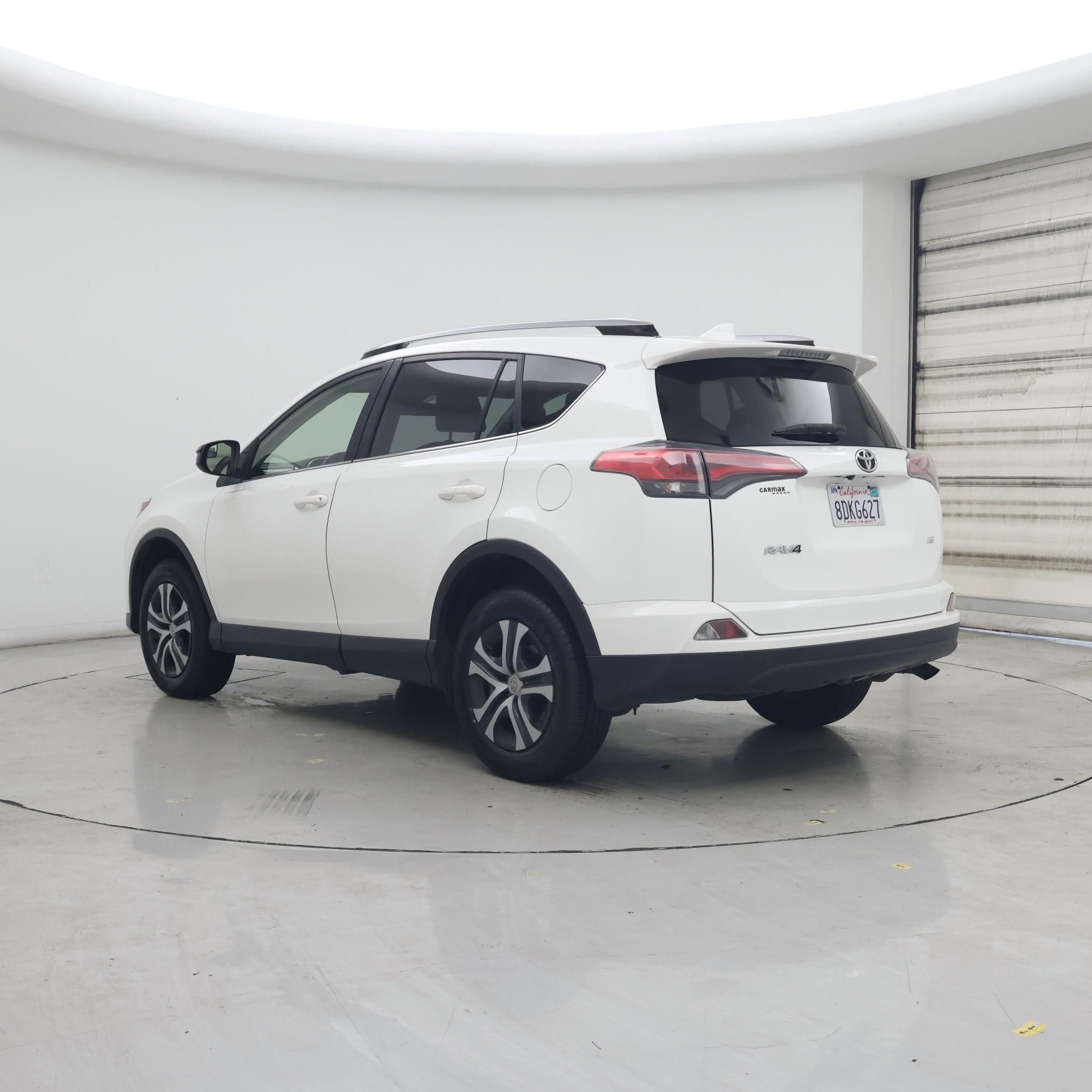 Thumbnail: 2018 Toyota RAV4 - 2