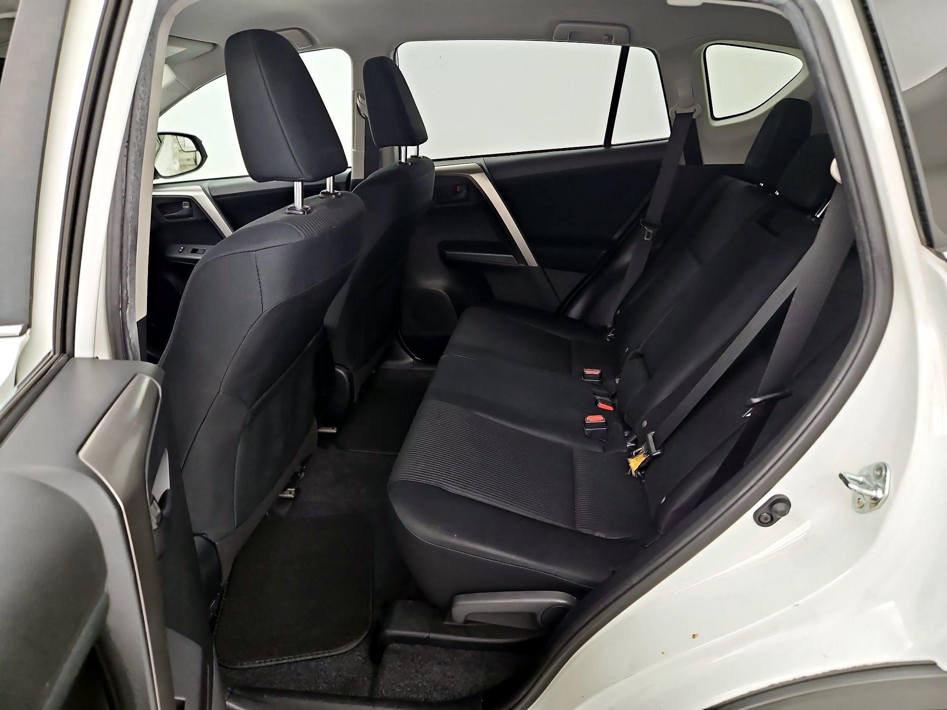 Thumbnail: 2018 Toyota RAV4 - 19