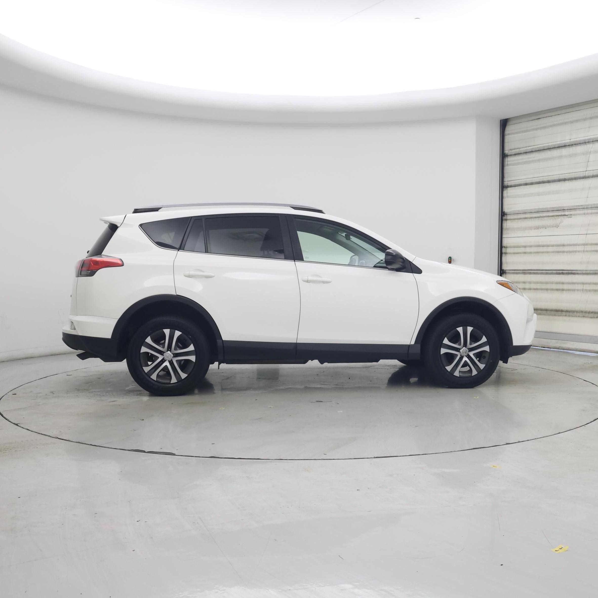 Thumbnail: 2018 Toyota RAV4 - 7