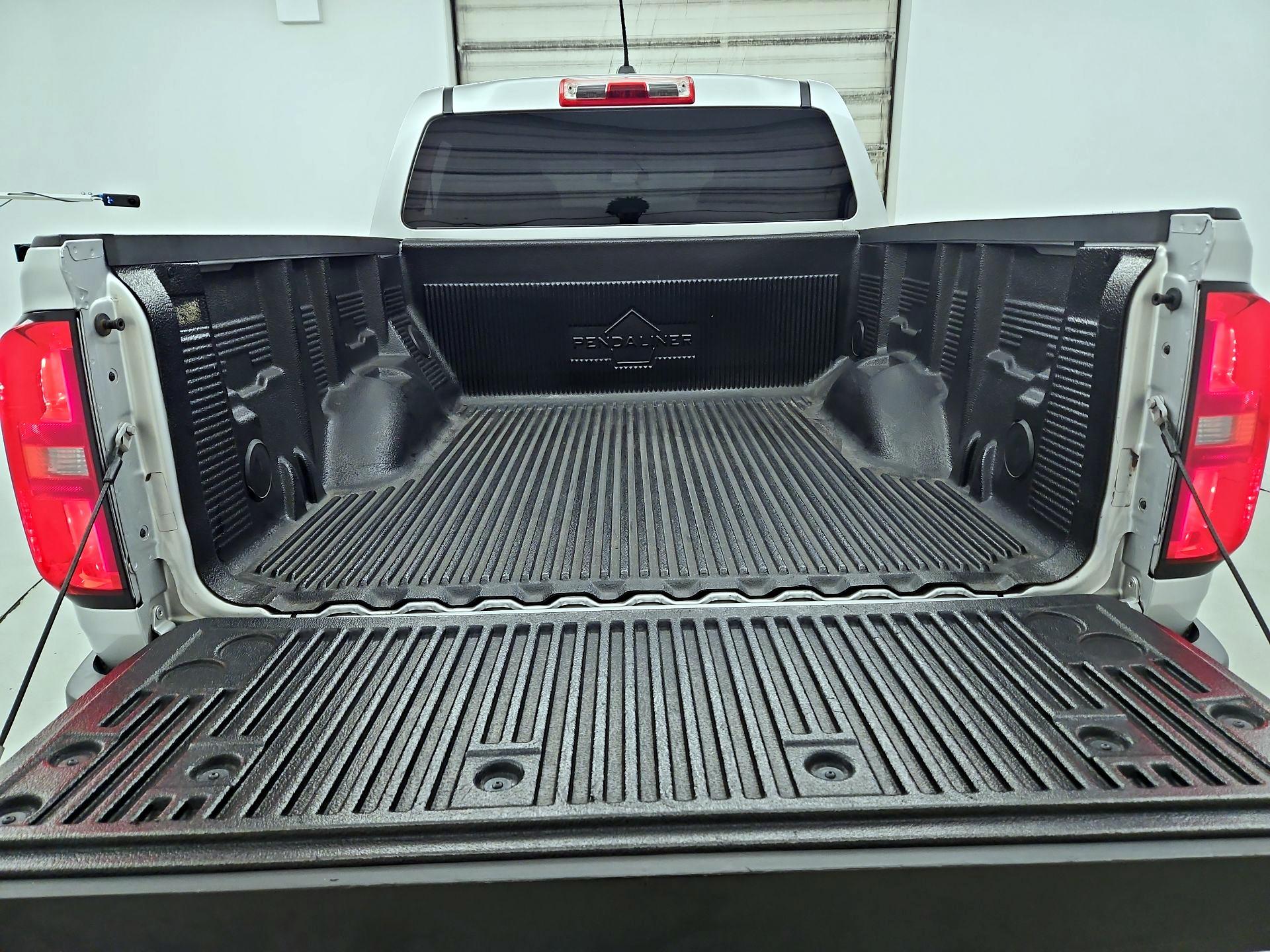 Thumbnail: 2015 Chevrolet Colorado - 20