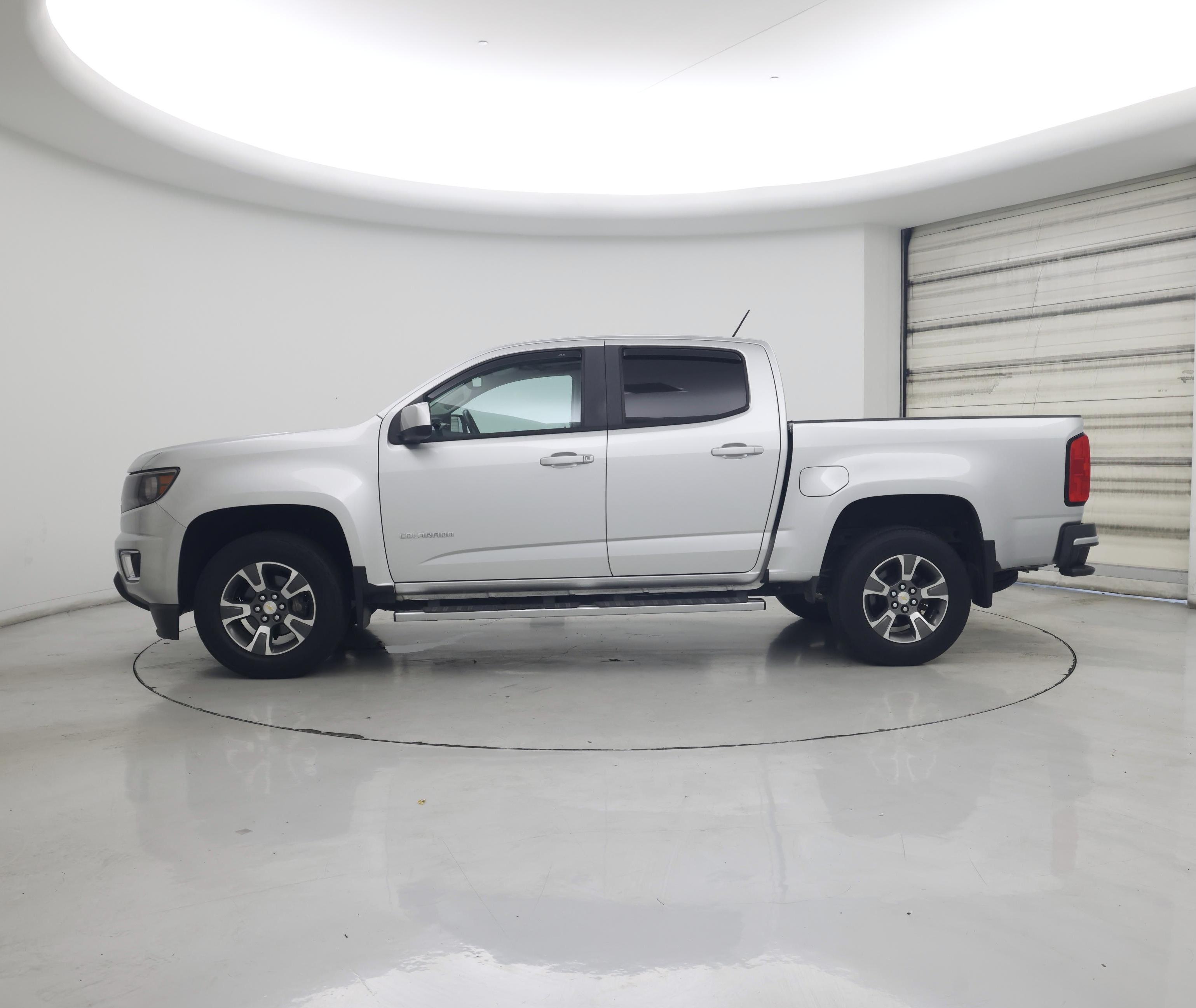 Thumbnail: 2015 Chevrolet Colorado - 3