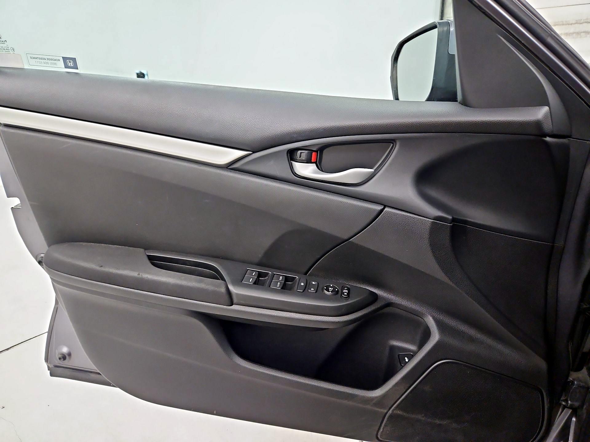 Thumbnail: 2017 Honda Civic - 12