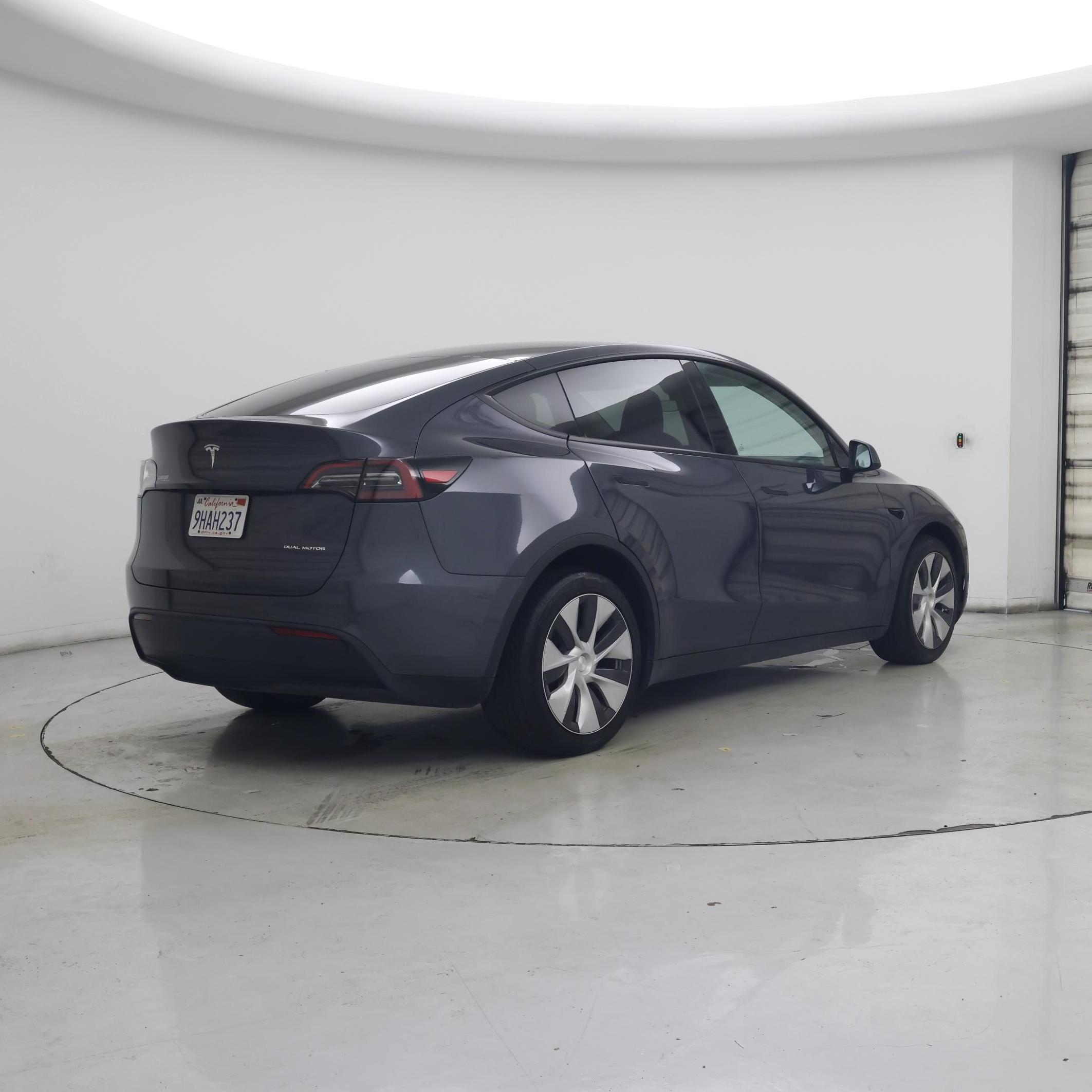 Thumbnail: 2023 Tesla Model Y - 8