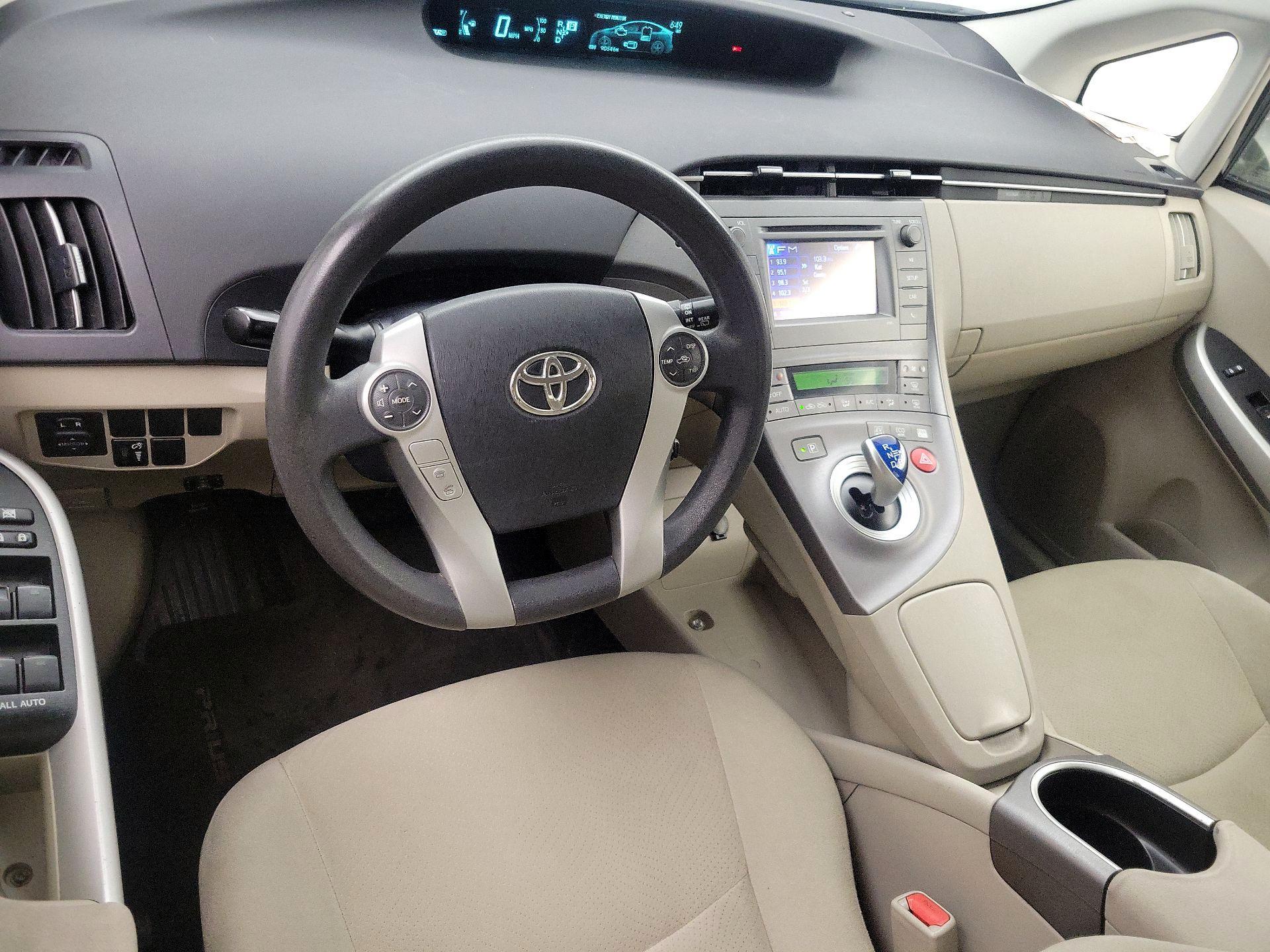 Thumbnail: 2015 Toyota Prius - 9
