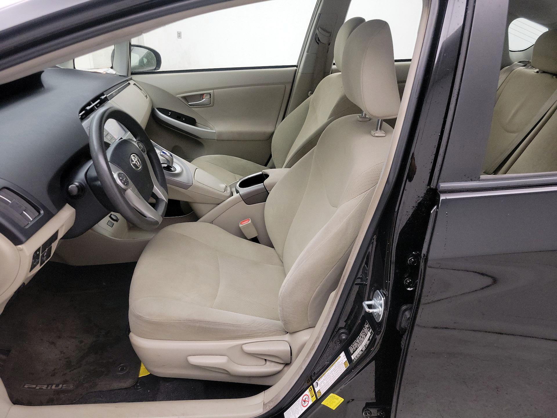 Thumbnail: 2015 Toyota Prius - 11