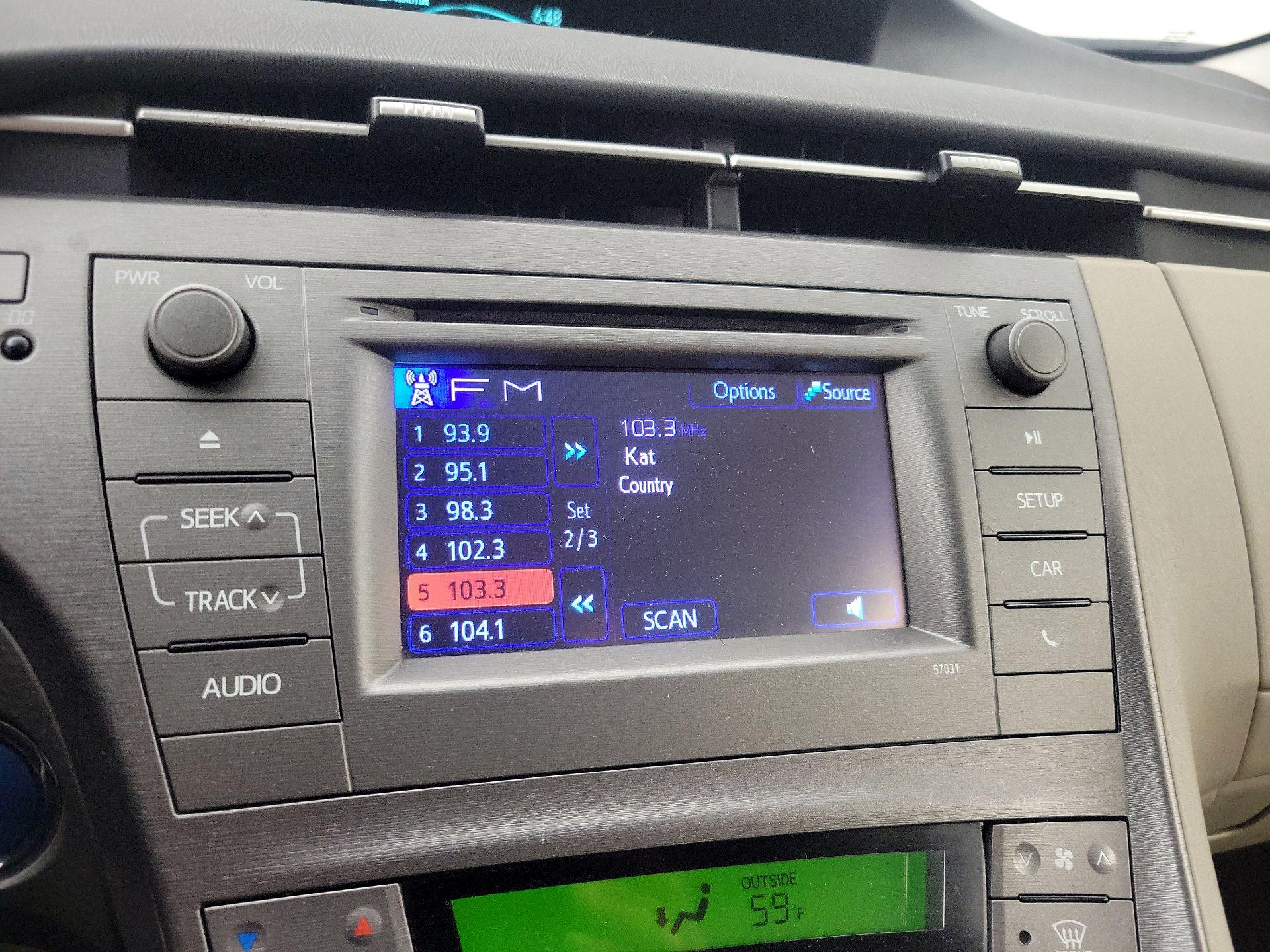 Thumbnail: 2015 Toyota Prius - 15