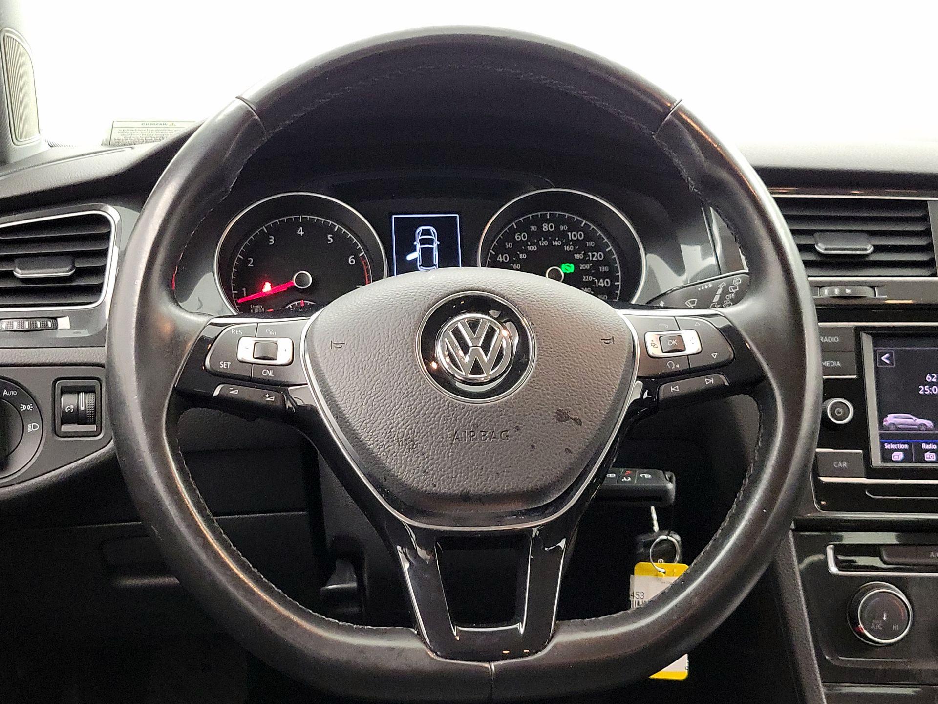 Thumbnail: 2018 Volkswagen Golf - 10