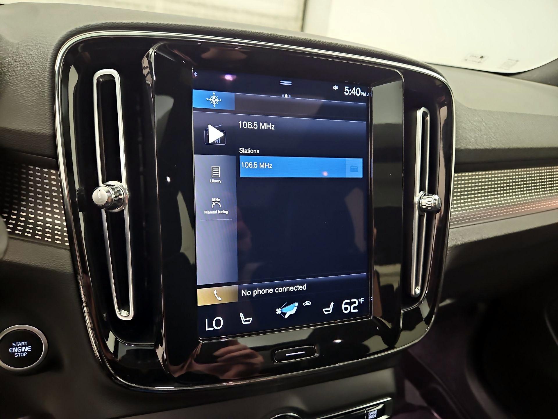 Thumbnail: 2021 Volvo XC40 - 16