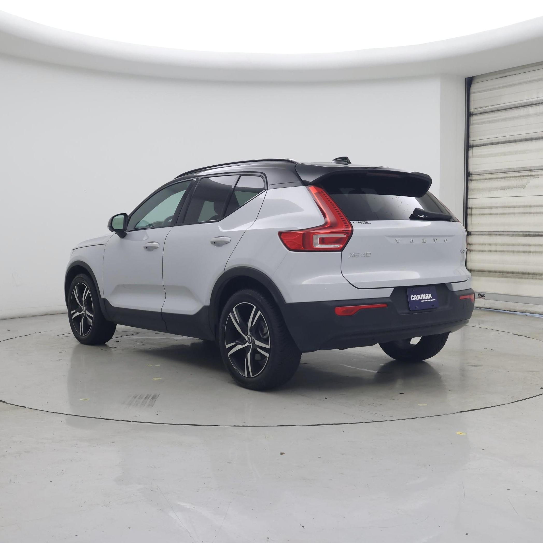 Thumbnail: 2021 Volvo XC40 - 2