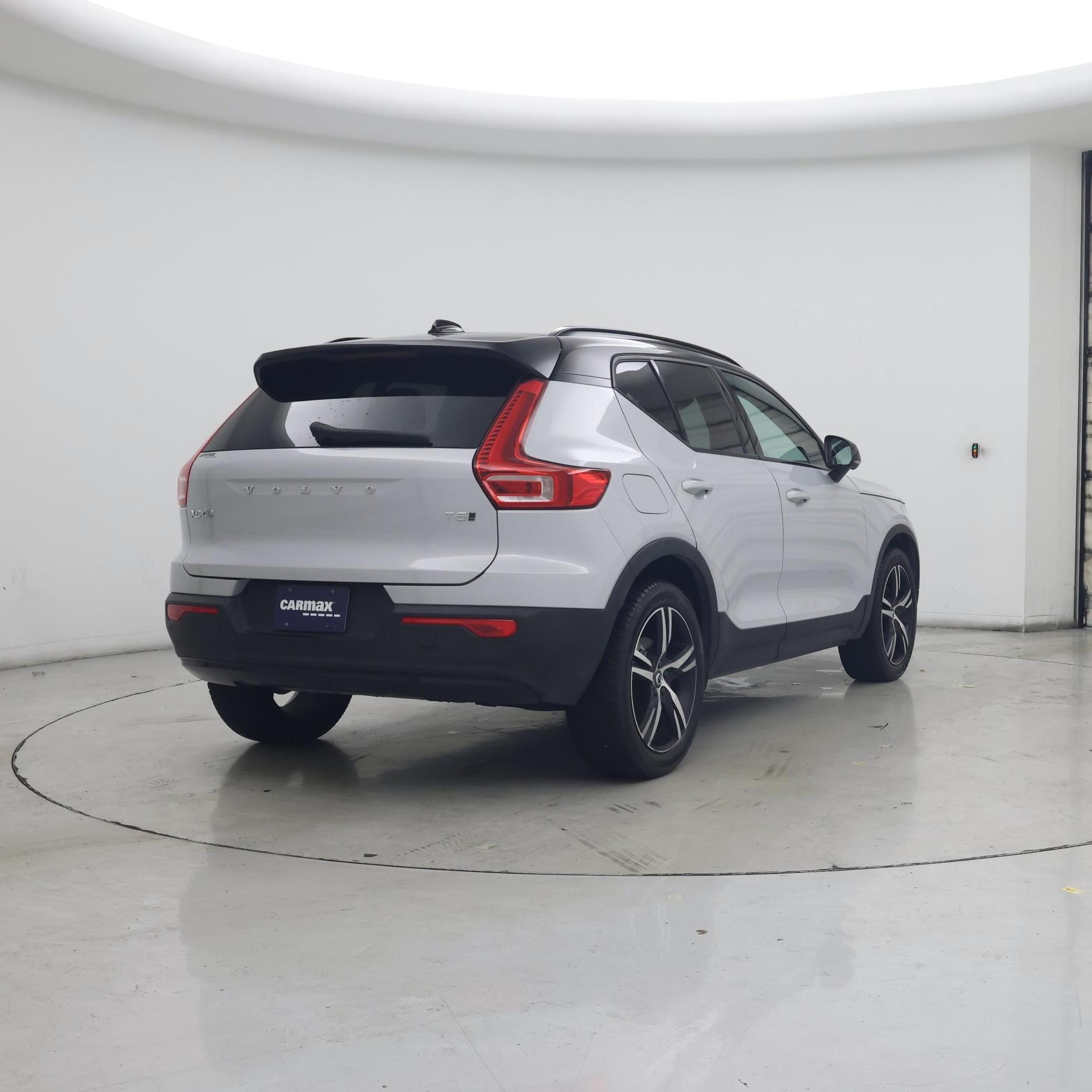Thumbnail: 2021 Volvo XC40 - 8