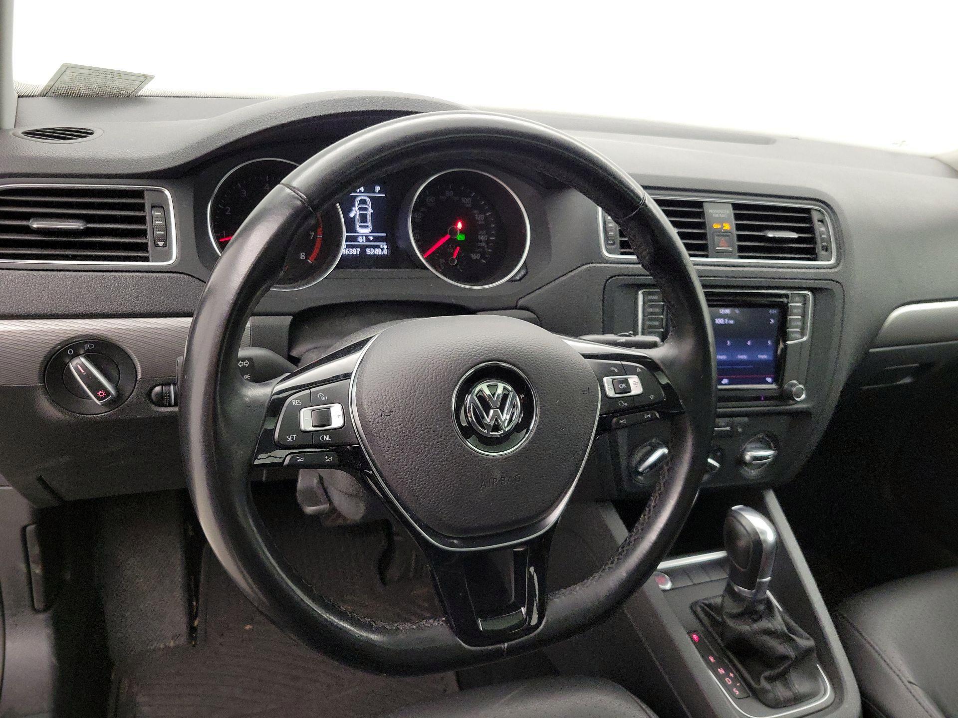 Thumbnail: 2017 Volkswagen Jetta - 10