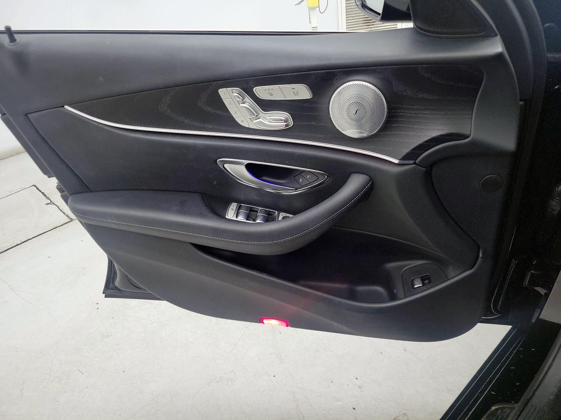 Thumbnail: 2019 Mercedes-Benz E-Class - 12