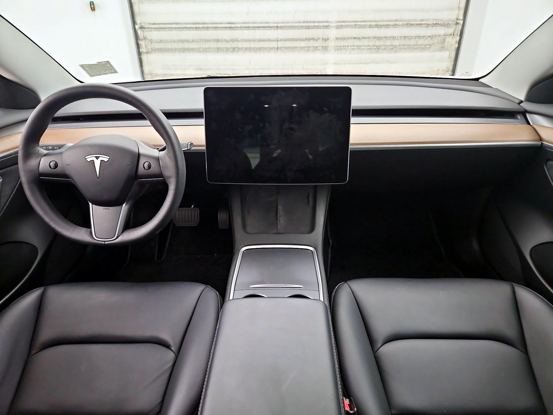 Thumbnail: 2023 Tesla Model 3 - 9