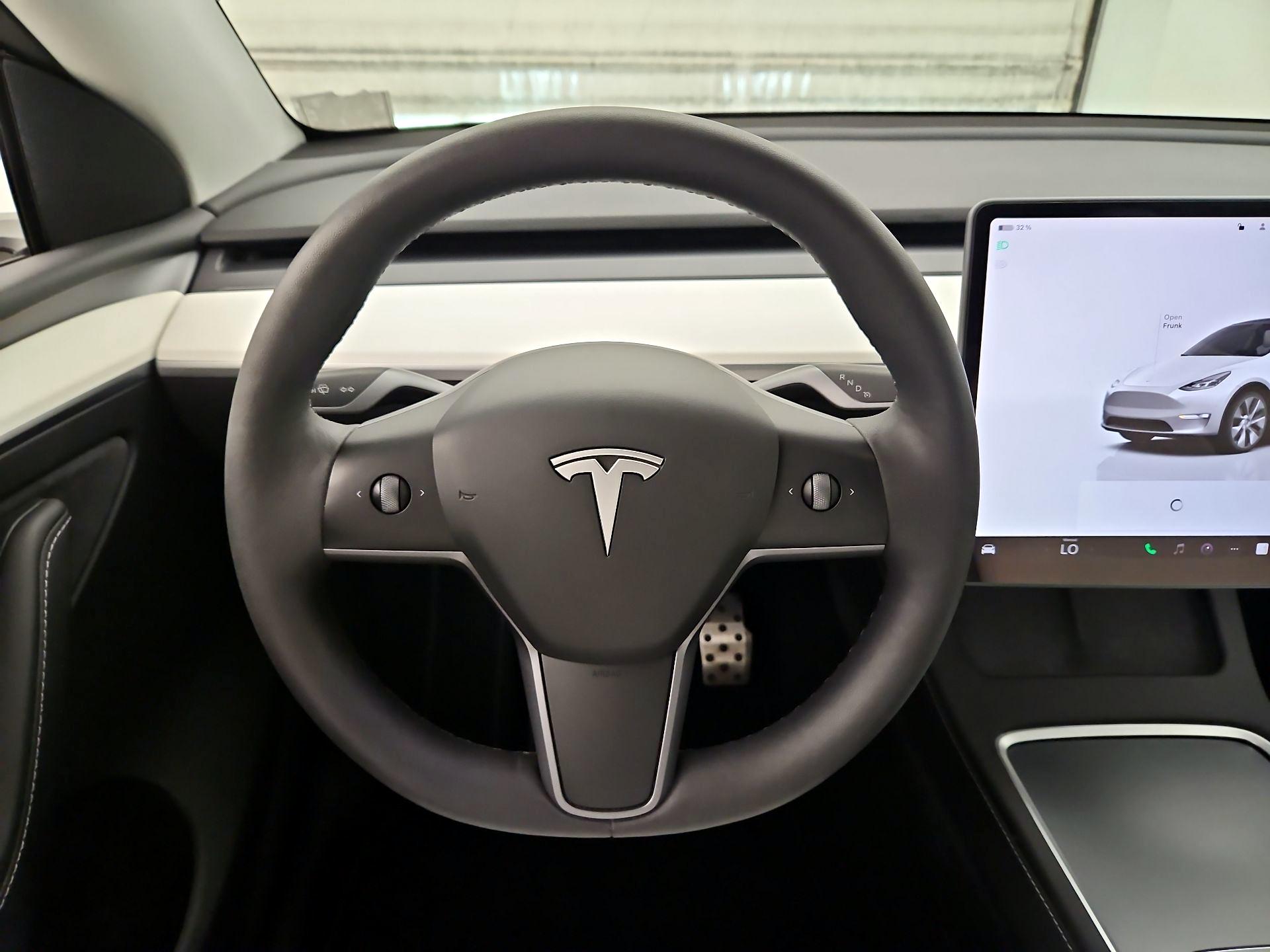 Thumbnail: 2023 Tesla Model Y - 10