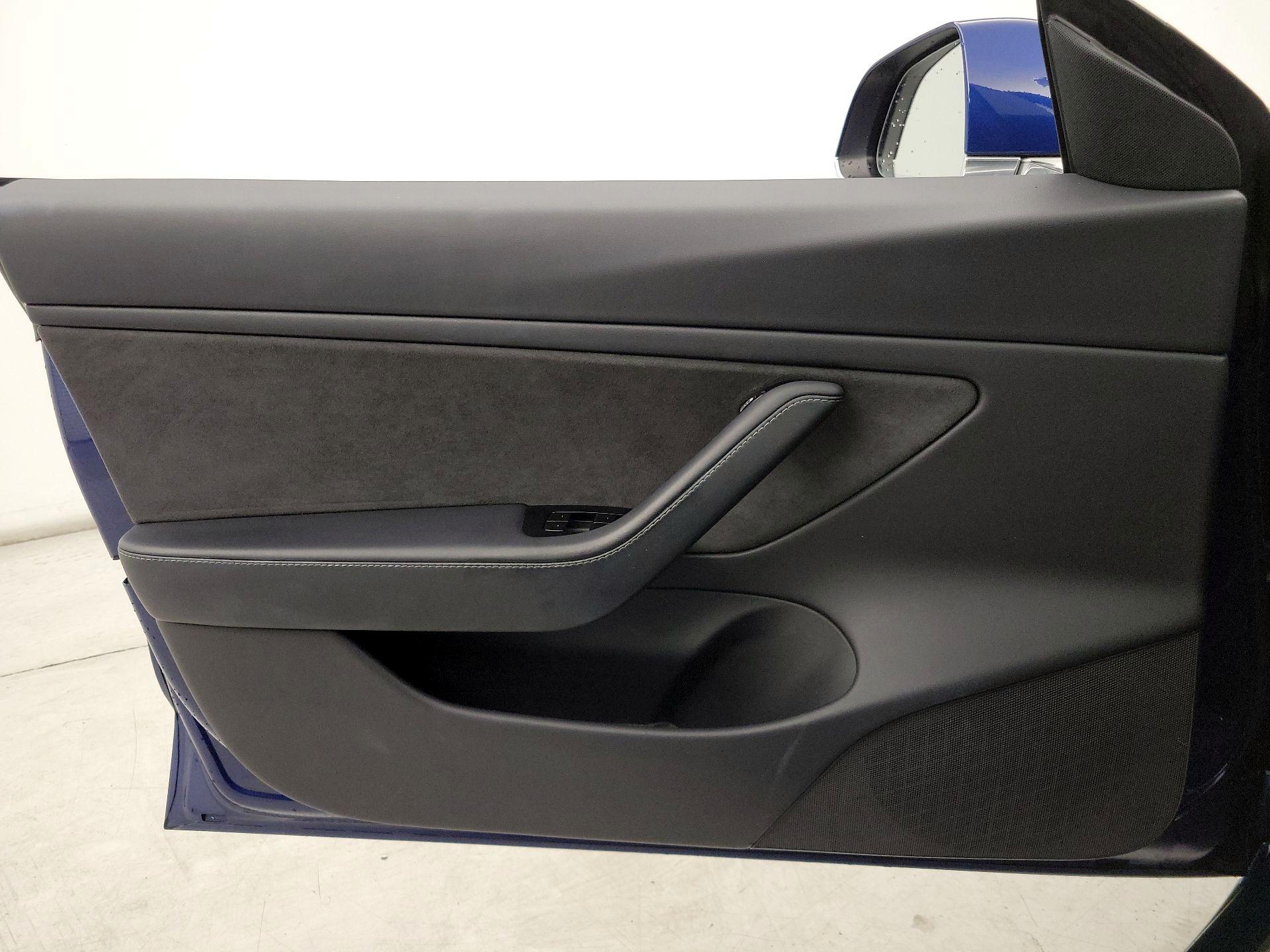 Thumbnail: 2020 Tesla Model 3 - 12