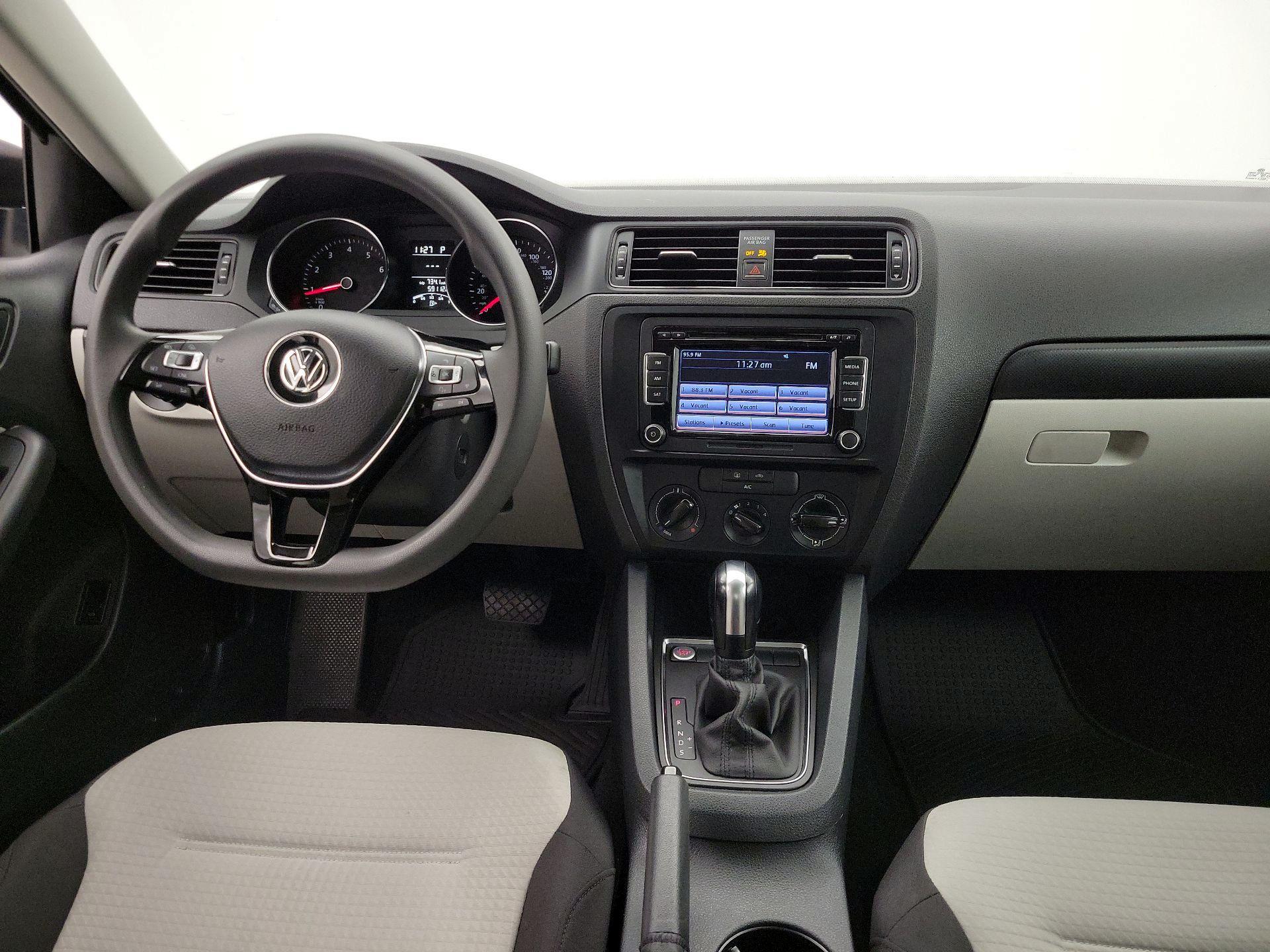 Thumbnail: 2015 Volkswagen Jetta - 9