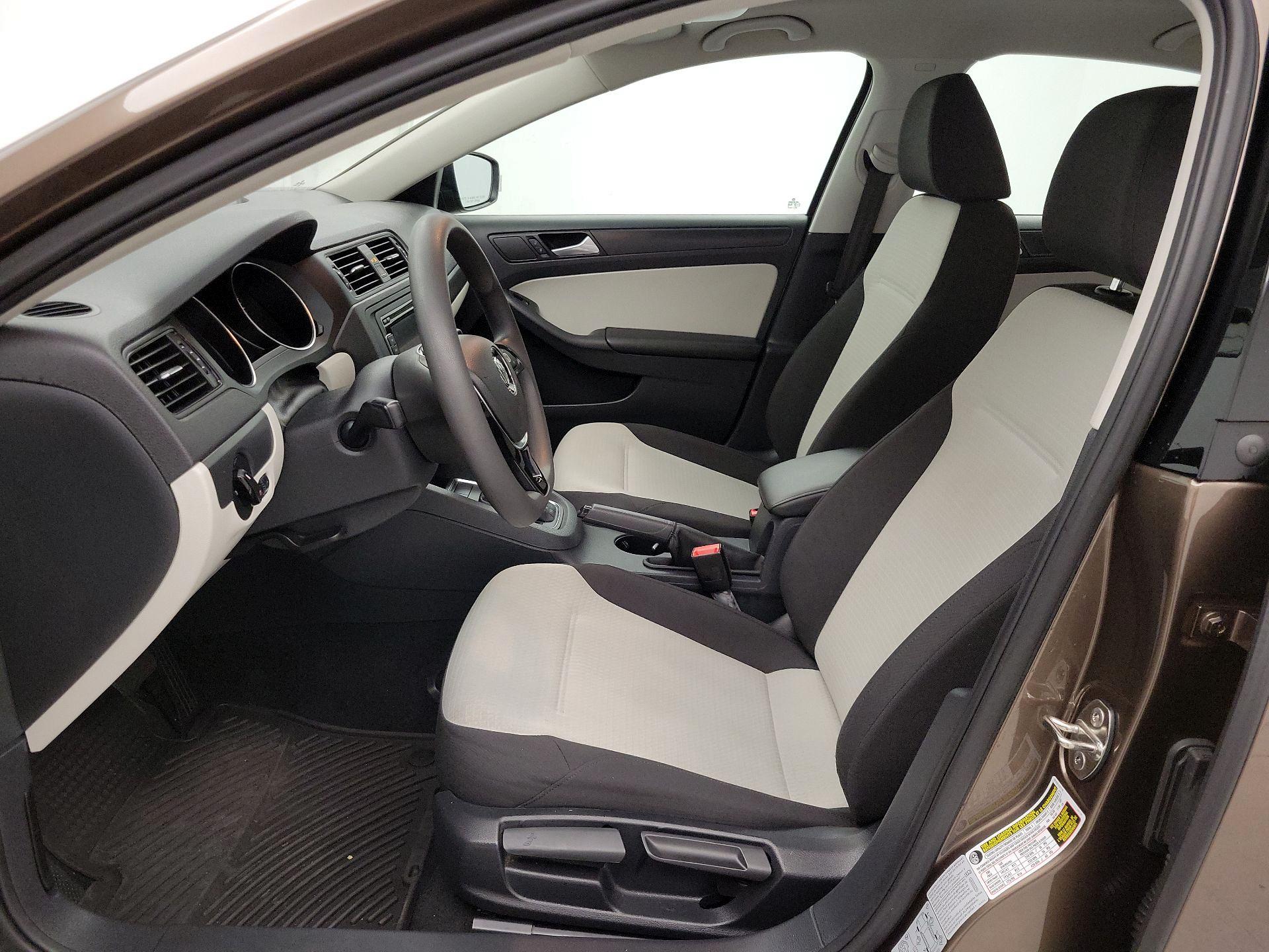 Thumbnail: 2015 Volkswagen Jetta - 11