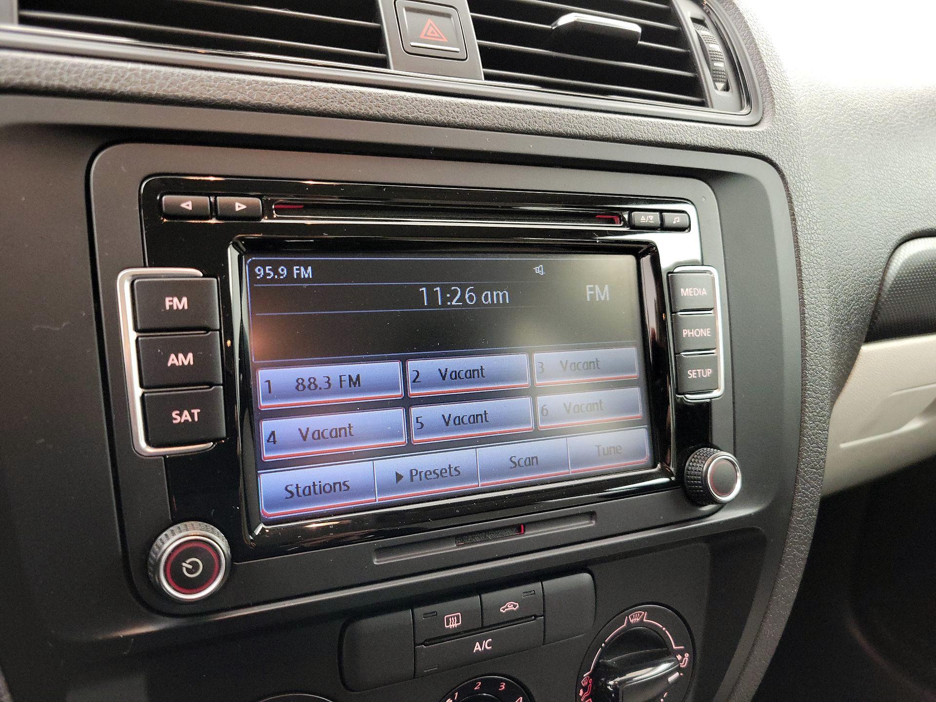 Thumbnail: 2015 Volkswagen Jetta - 15