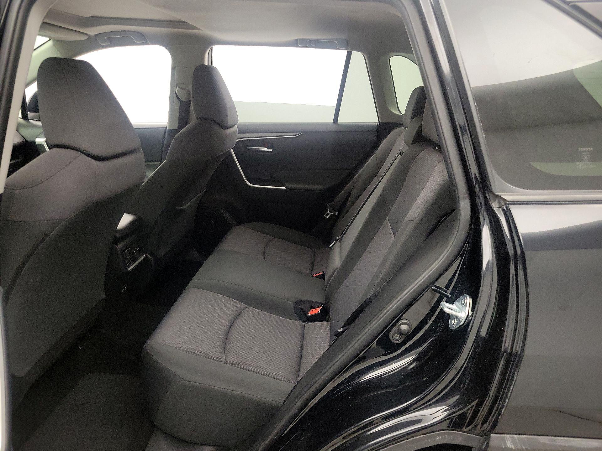 Thumbnail: 2019 Toyota RAV4 - 20