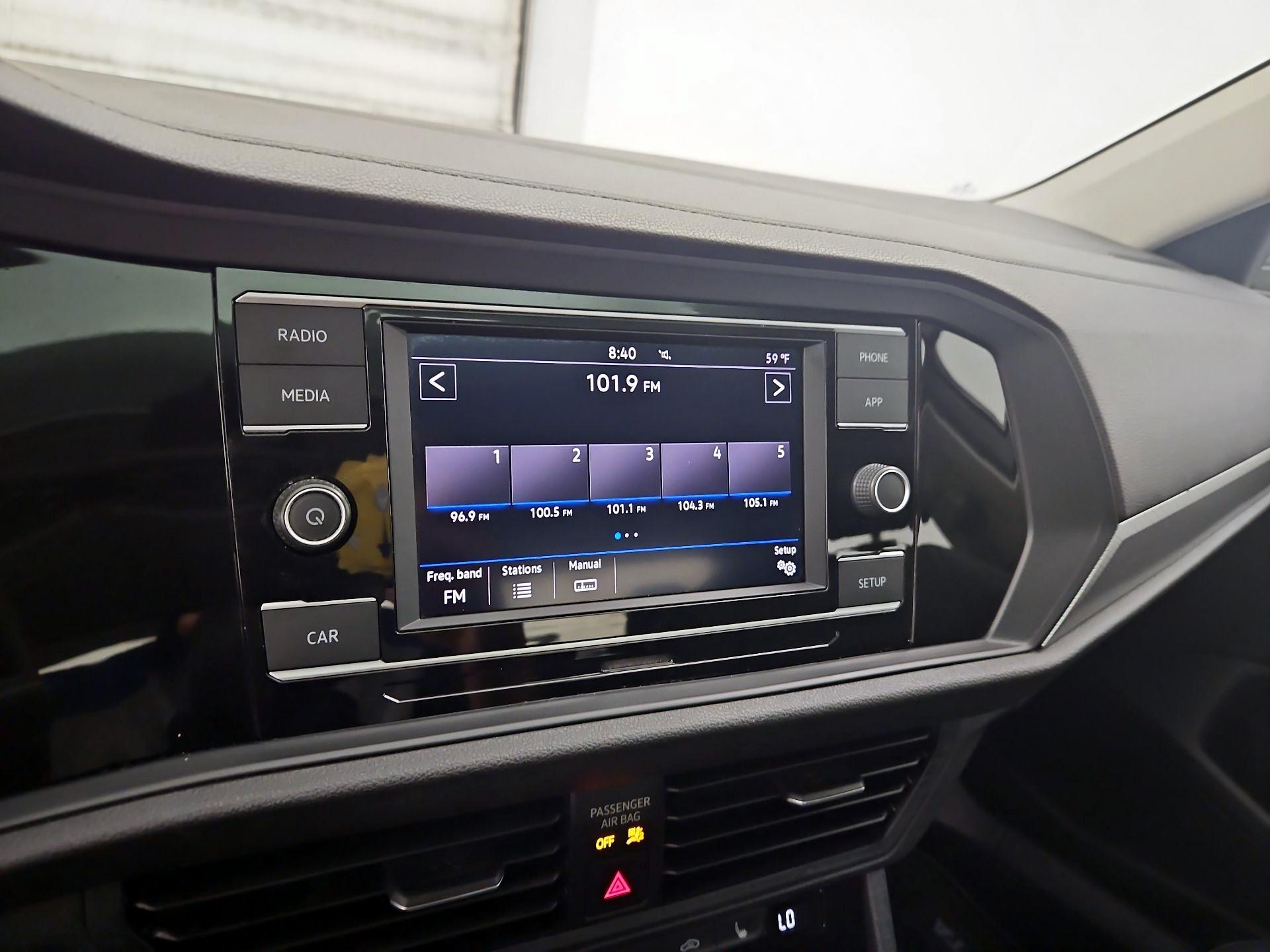Thumbnail: 2019 Volkswagen Jetta - 15