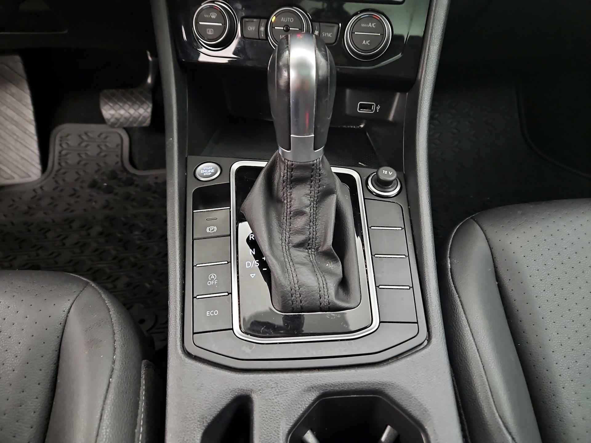 Thumbnail: 2019 Volkswagen Jetta - 17