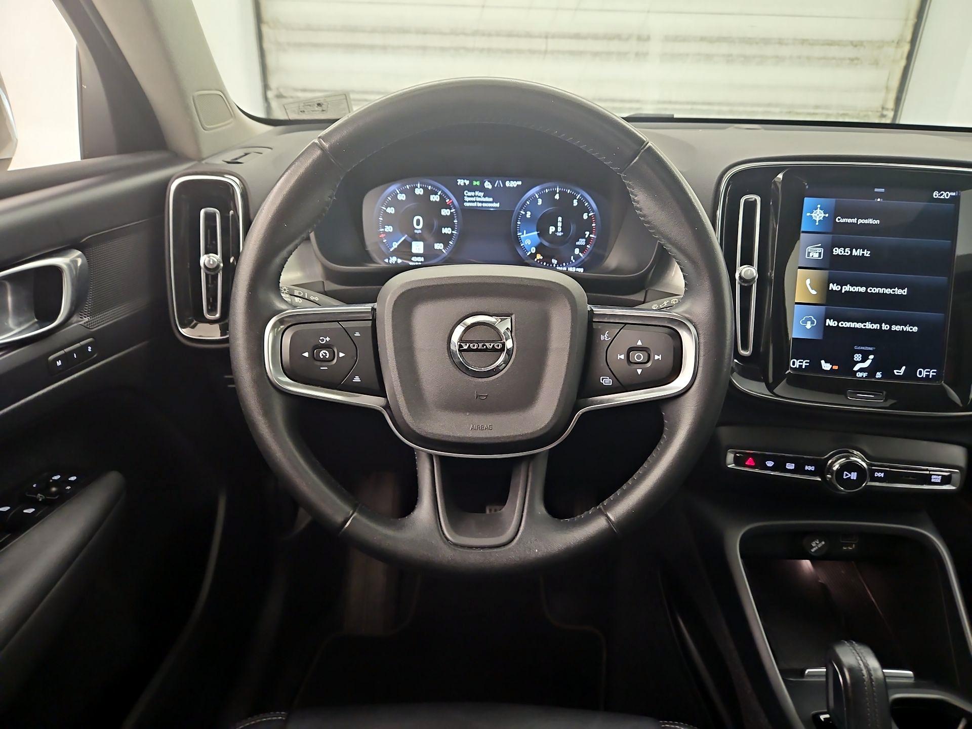 Thumbnail: 2021 Volvo XC40 - 10