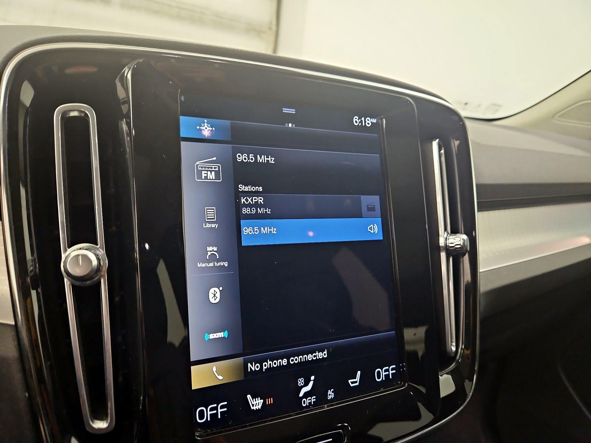 Thumbnail: 2021 Volvo XC40 - 15